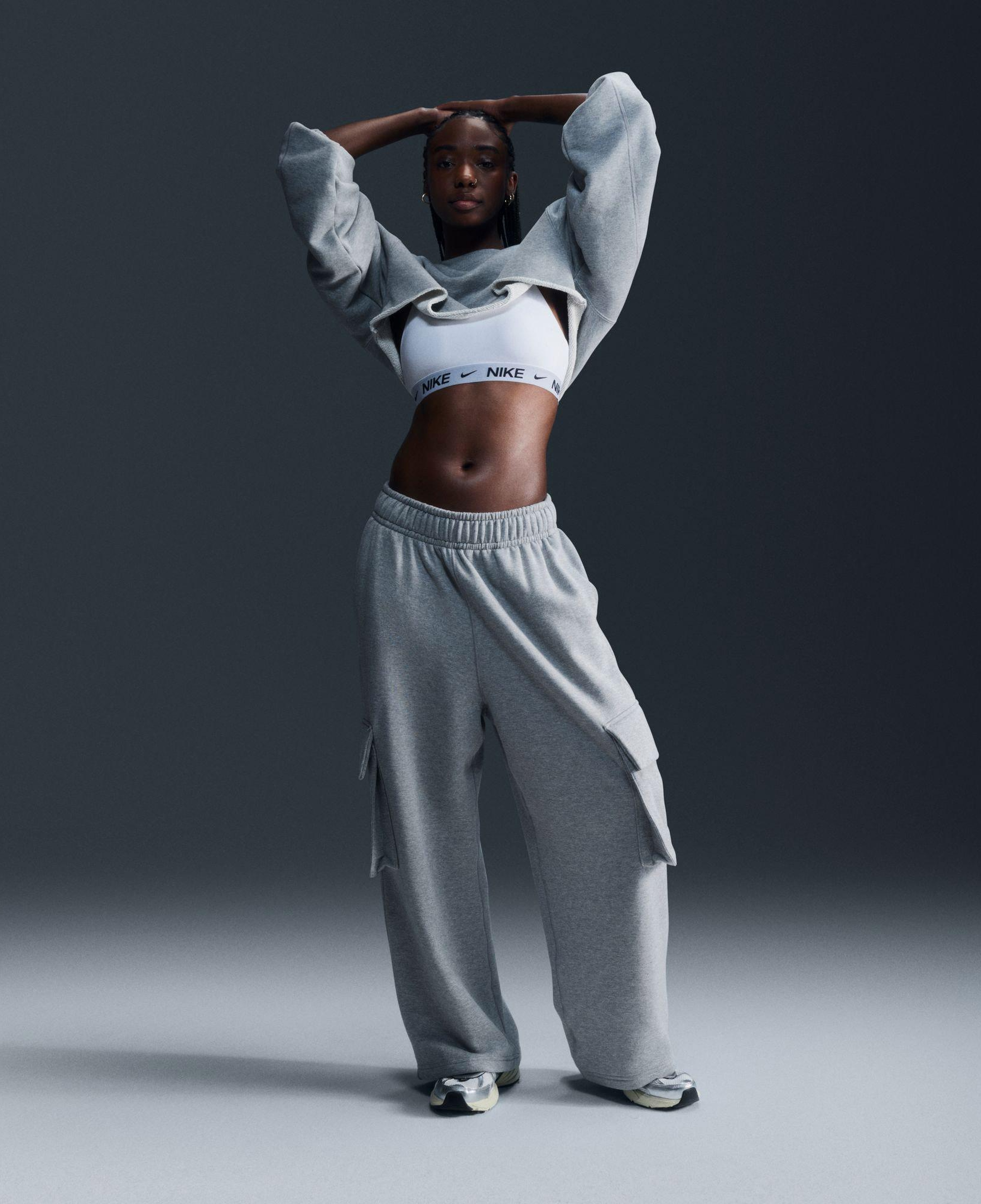 Nike Dri-Fit Indy Hafif Destekli Kadın Beyaz Bra