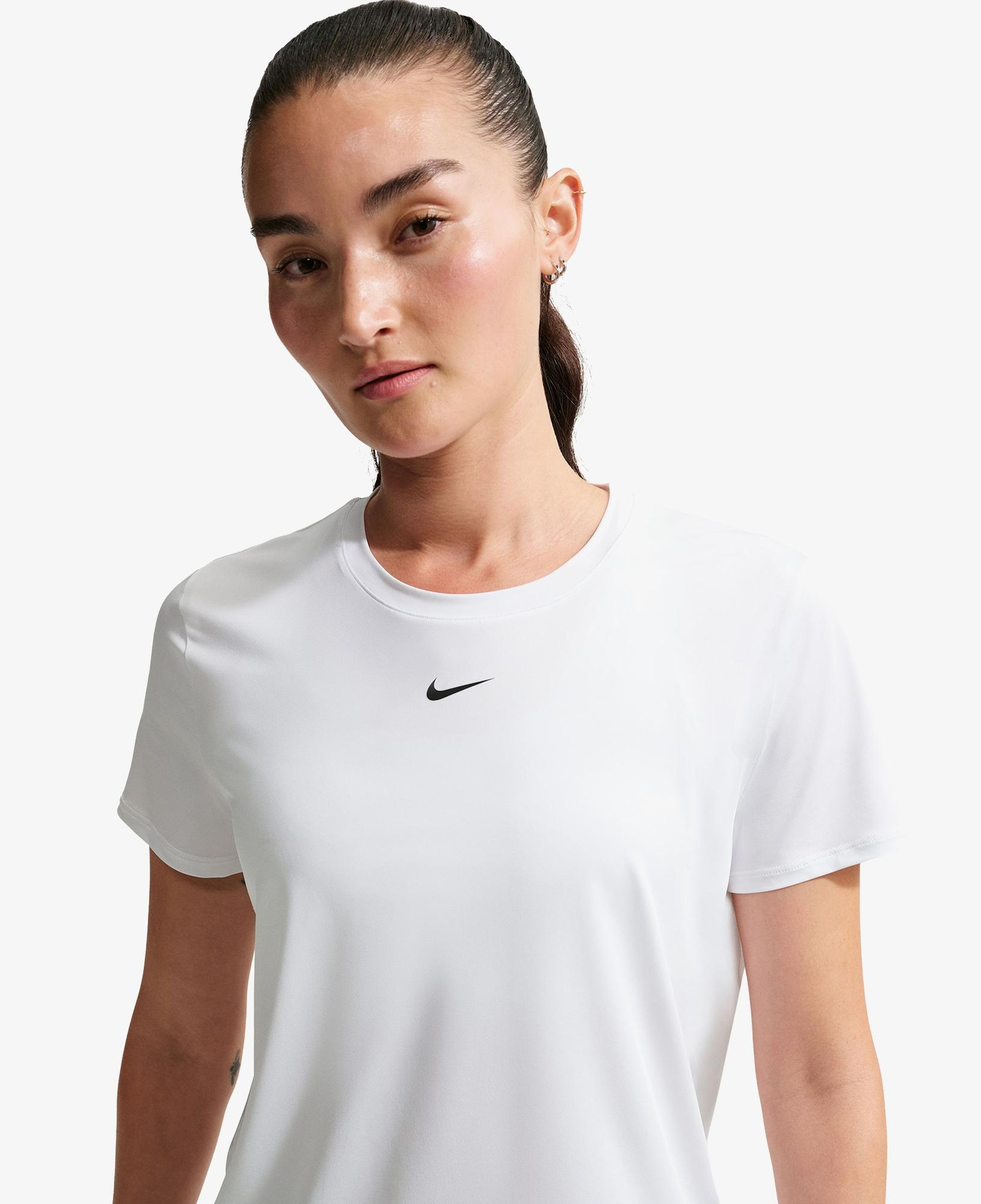 Nike One Classic Dri-Fit Kadın Beyaz T-Shirt