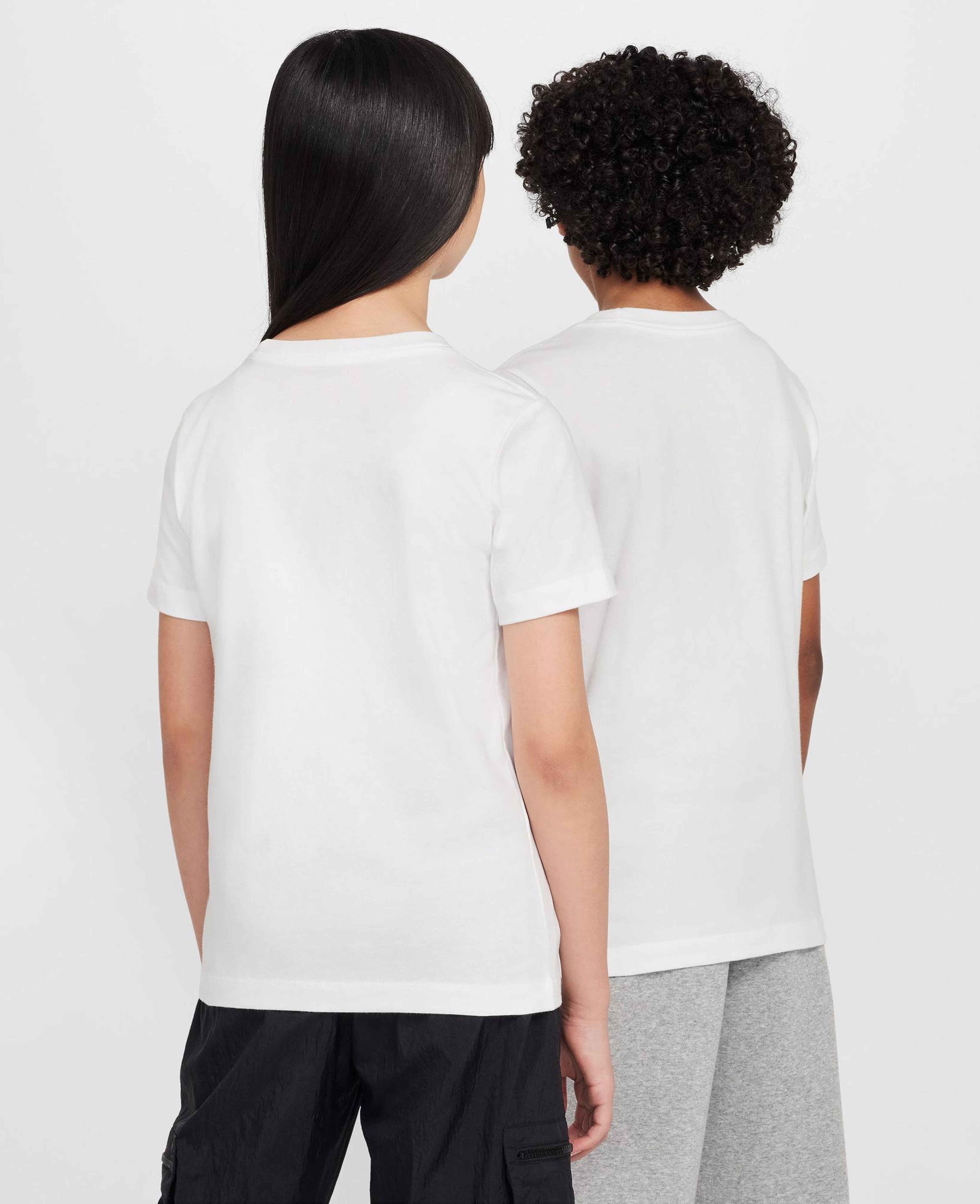 Nike Sportswear Futura Çocuk Beyaz T-Shirt
