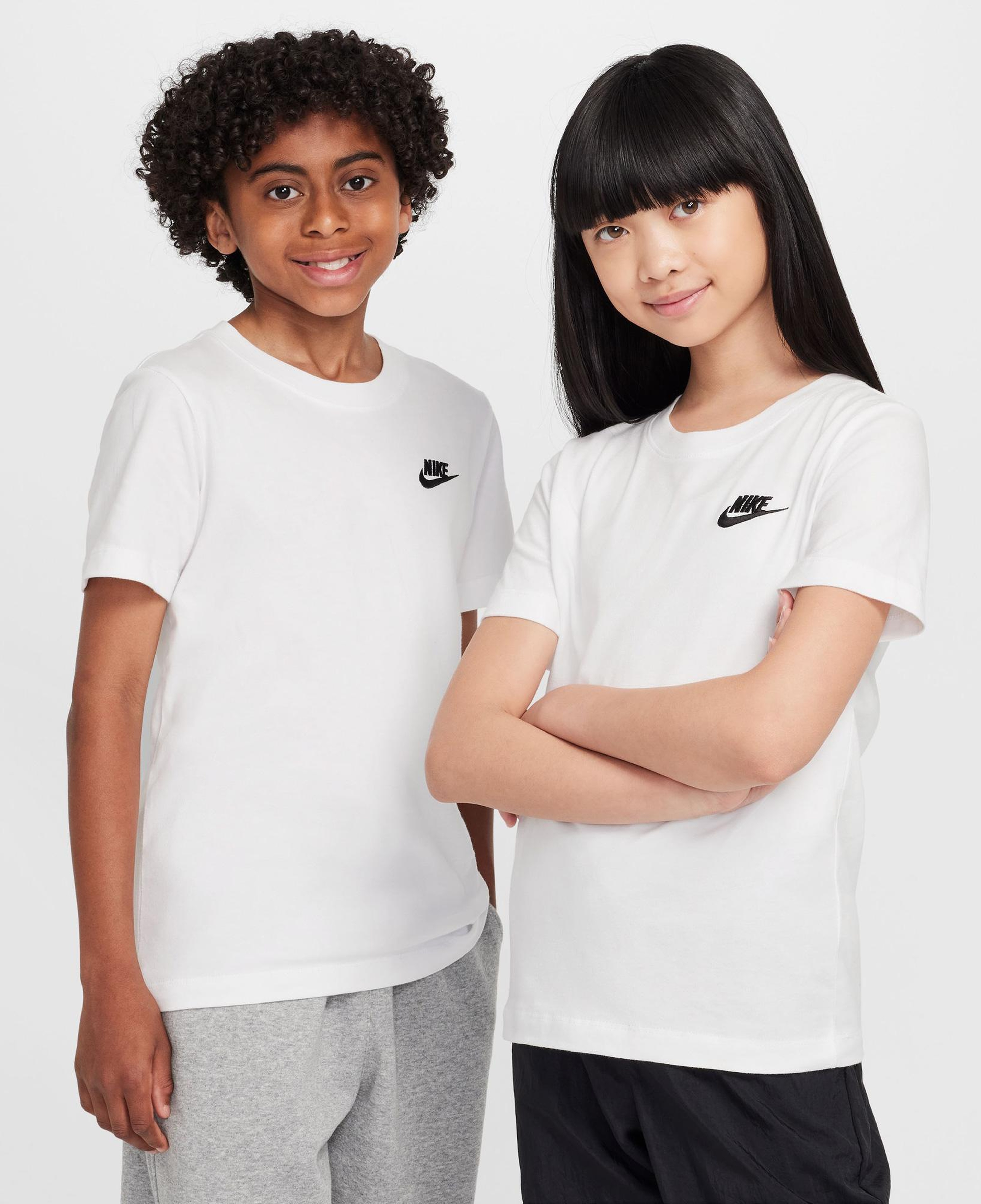 Nike Sportswear Futura Çocuk Beyaz T-Shirt