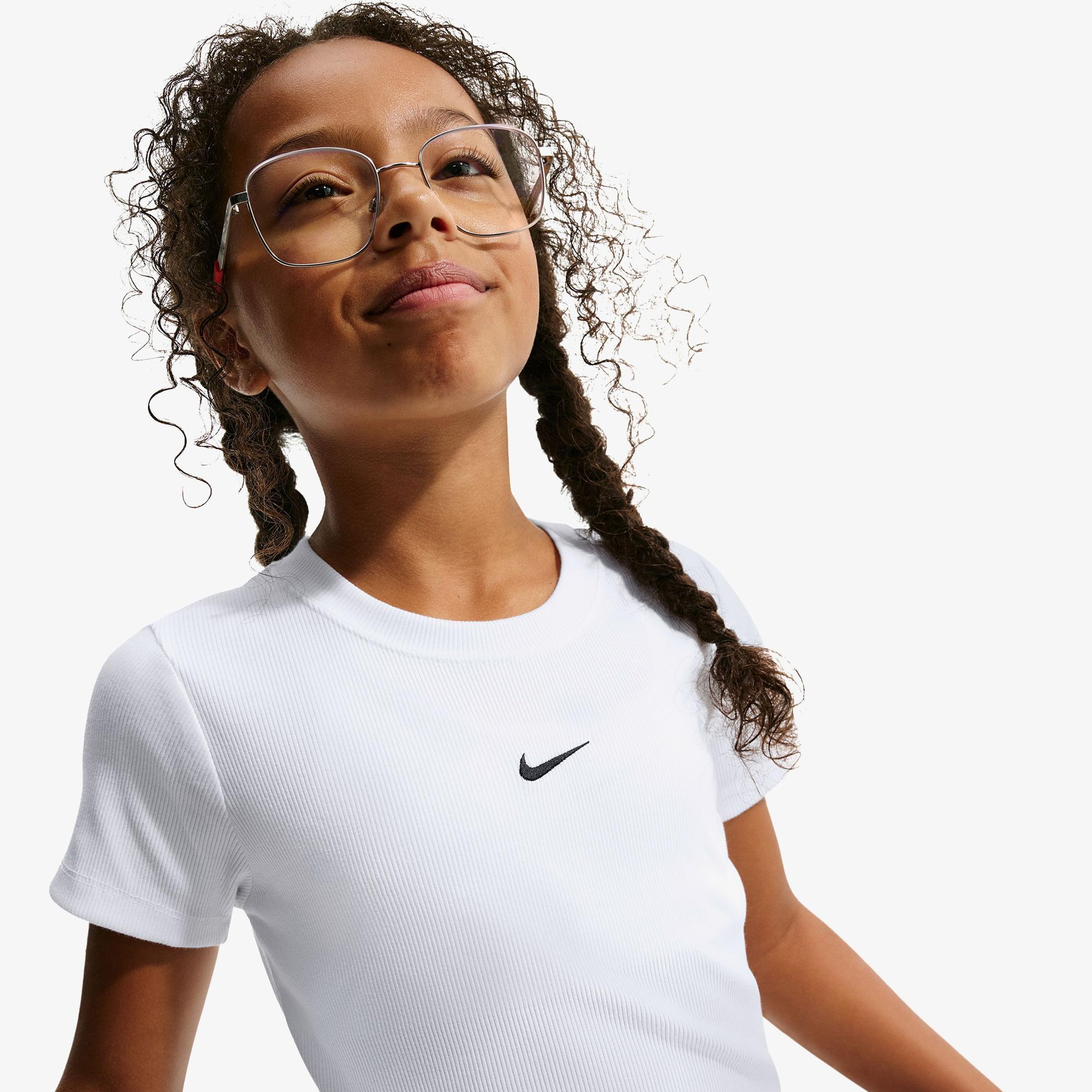 Nike Sportswear Çocuk Beyaz Crop T-Shirt