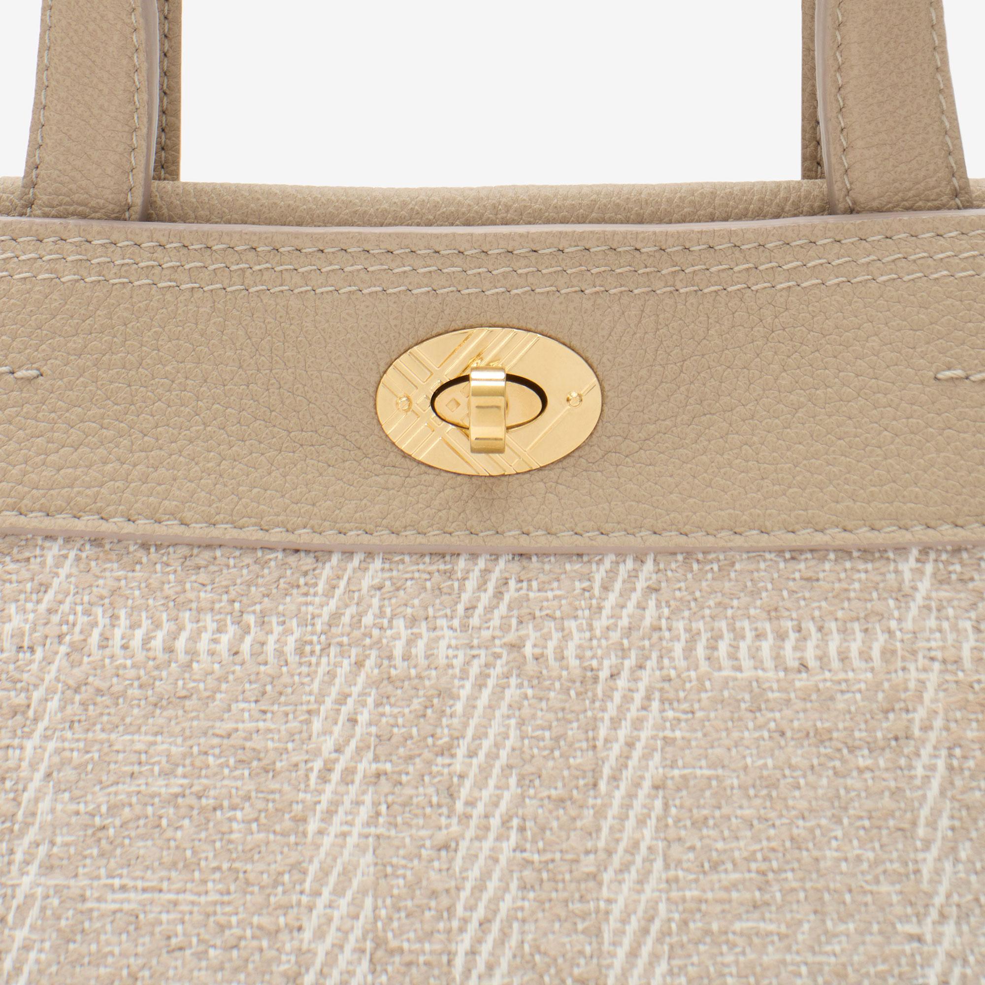 Burberry Small Cotswolds Tote Kadın Krem El Çantası