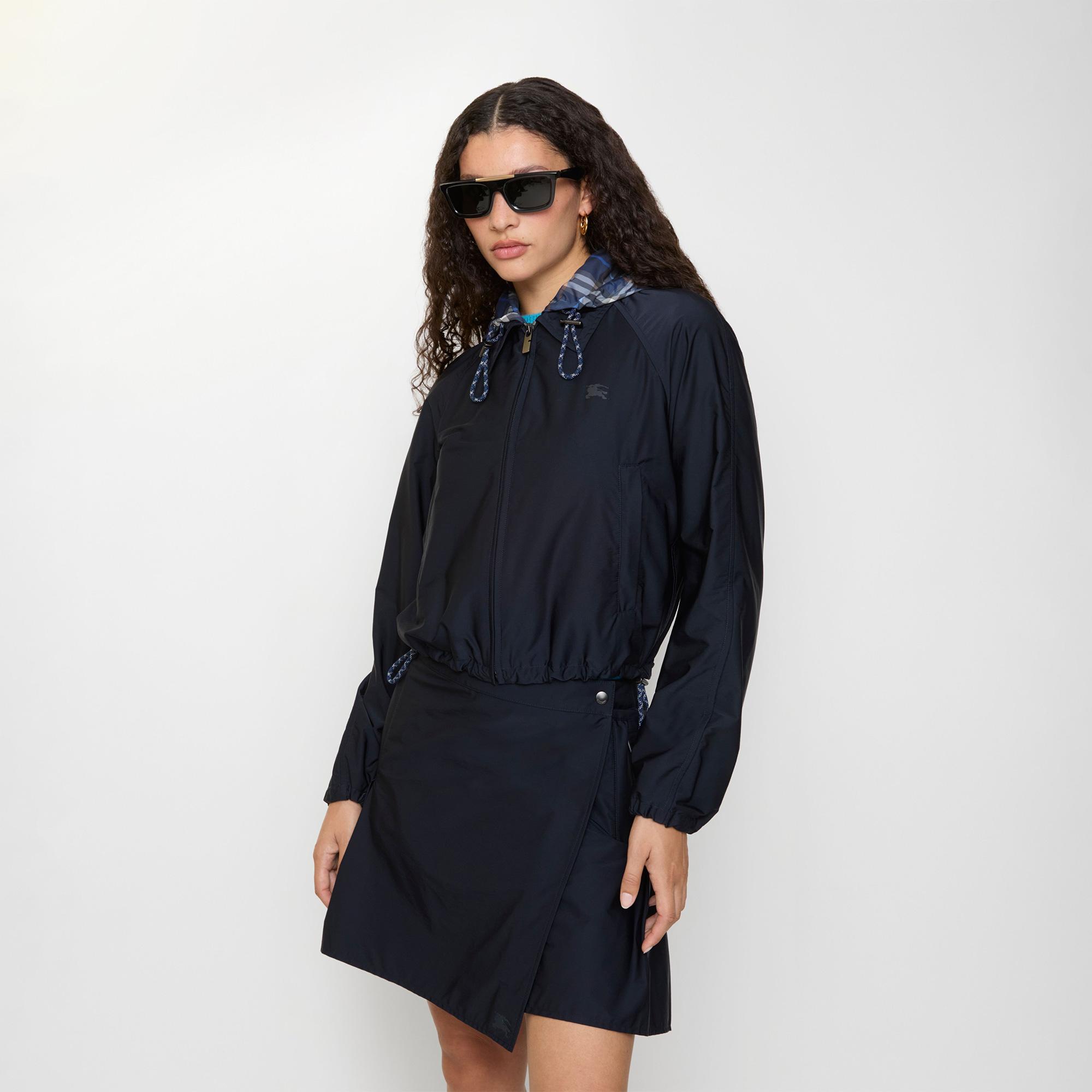 Burberry Cropped Newcott Hooded Kadın Lacivert Mont