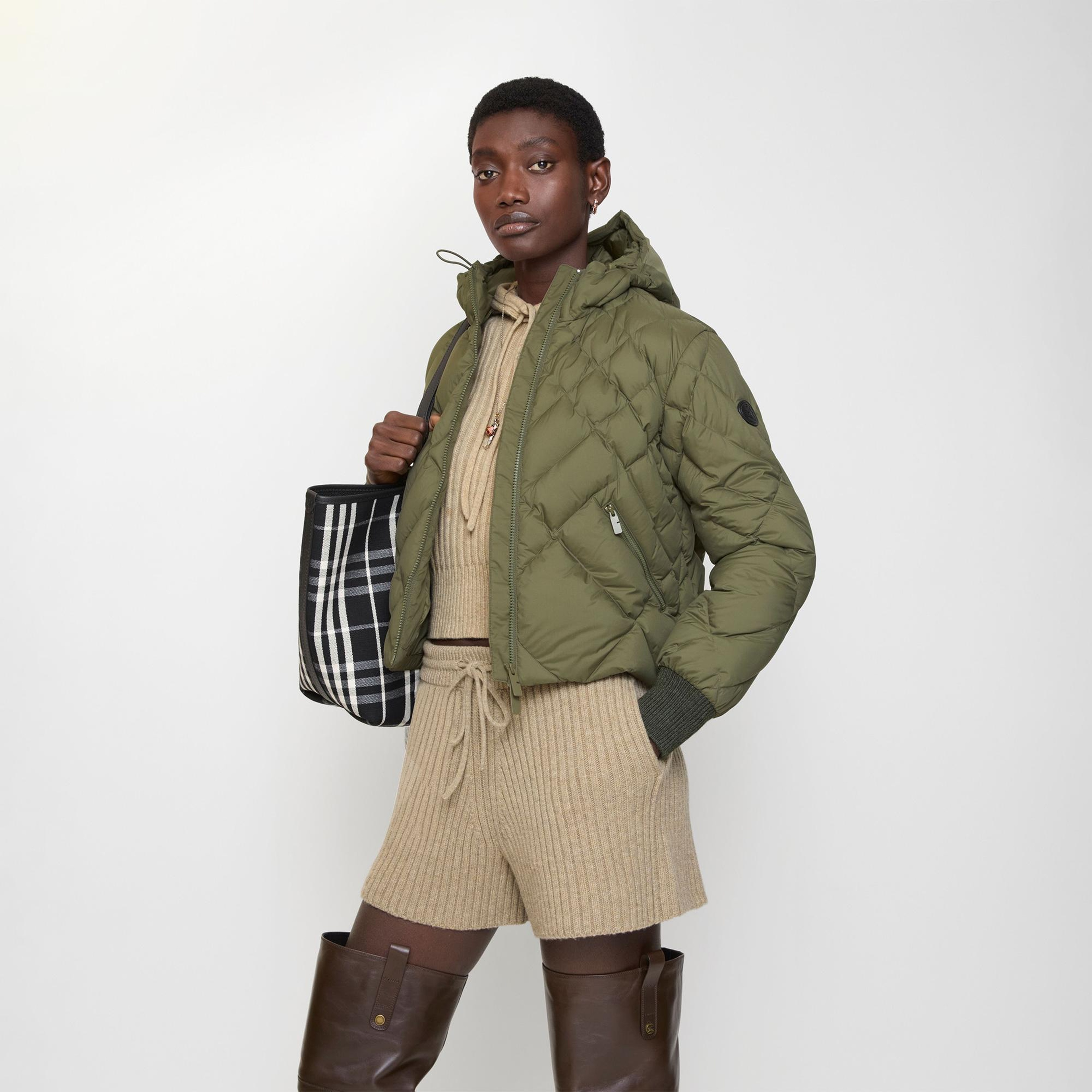 Burberry Check-Stitch Nylon Delley Puffer Kadın Haki Mont