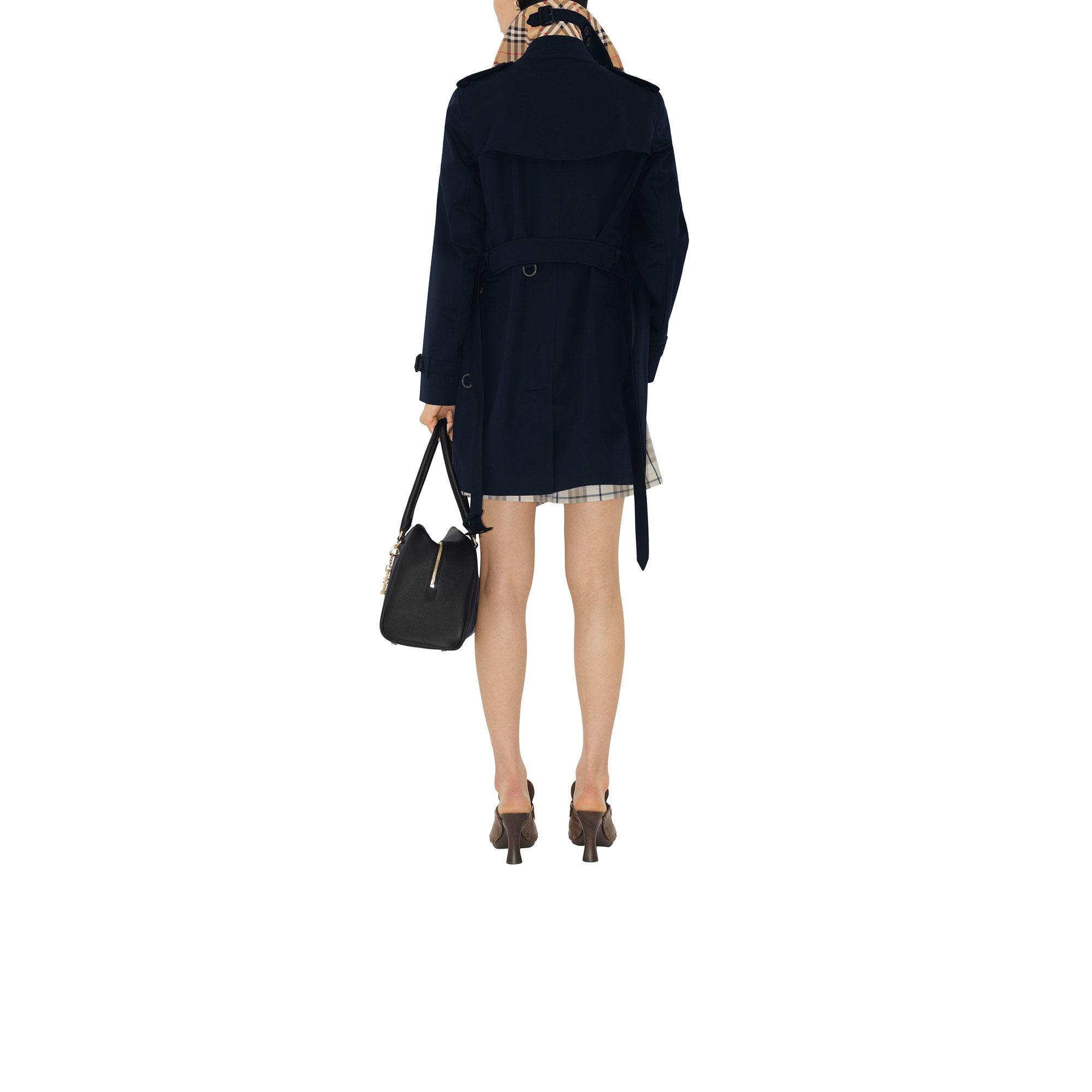Burberry Short Kensington Heritage Kadın Lacivert Trençkot