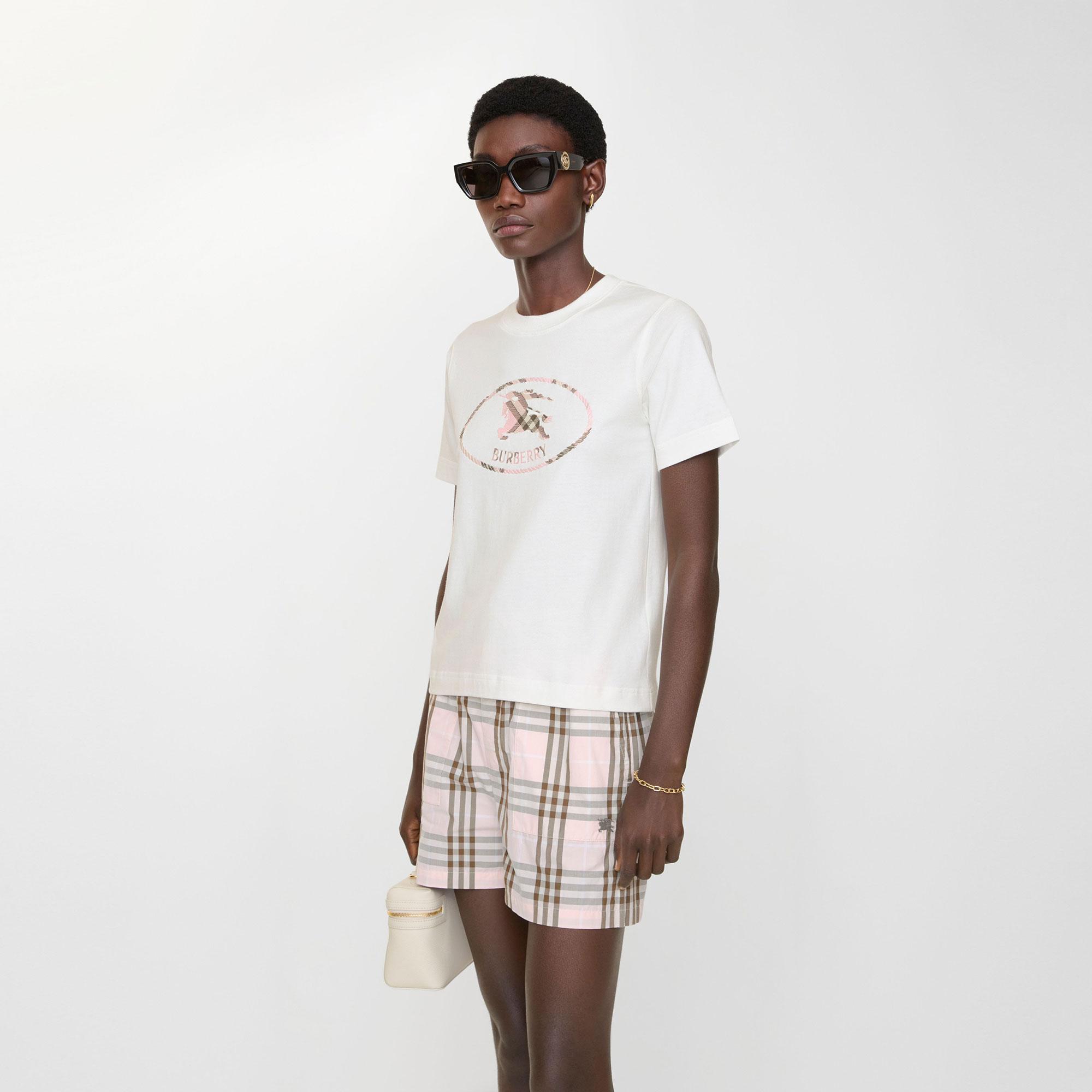 Burberry Check Knight Stamp Cotton Kadın Beyaz T-Shirt