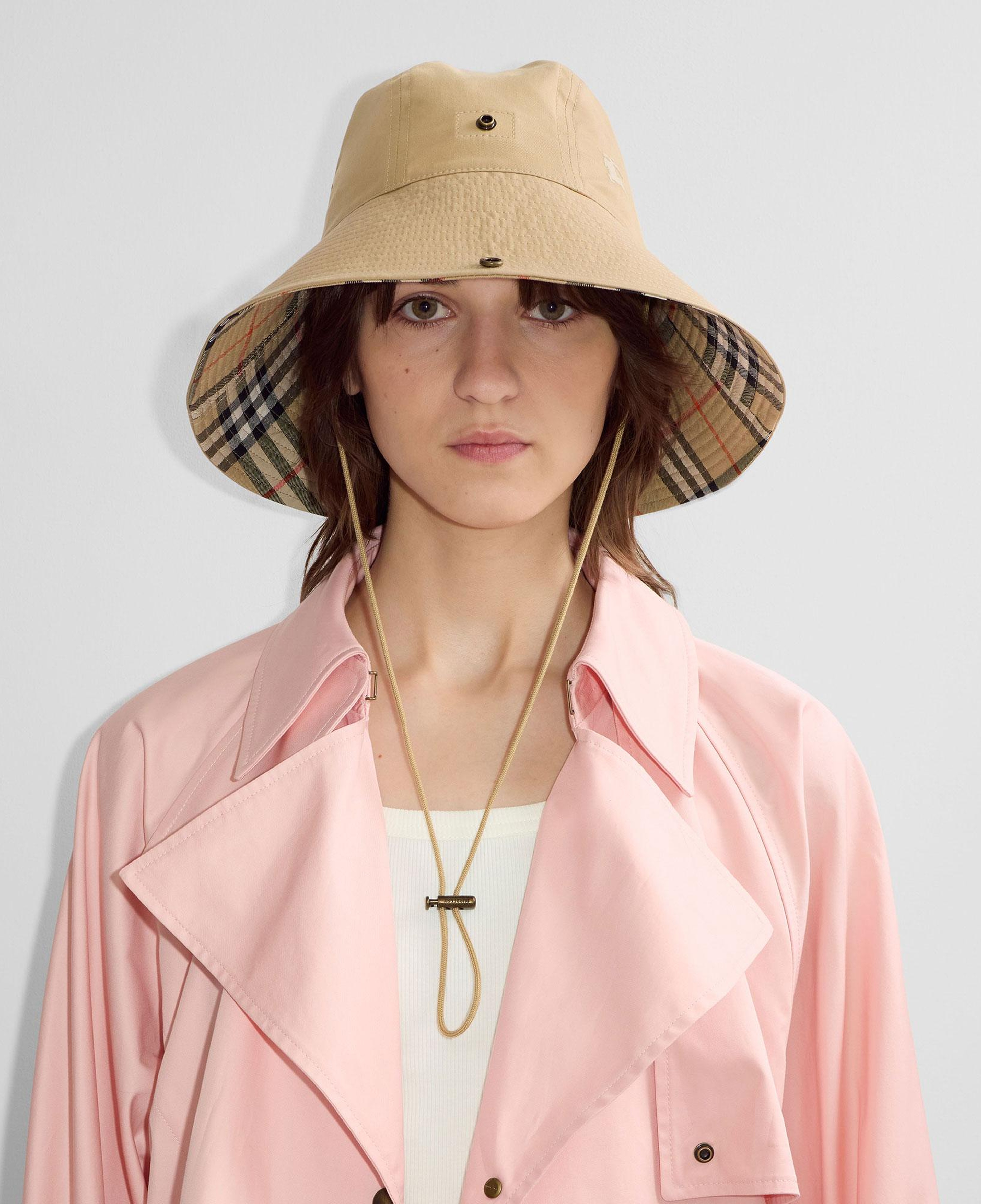 Burberry Check Brim Gabardine Erkek Bej Şapka