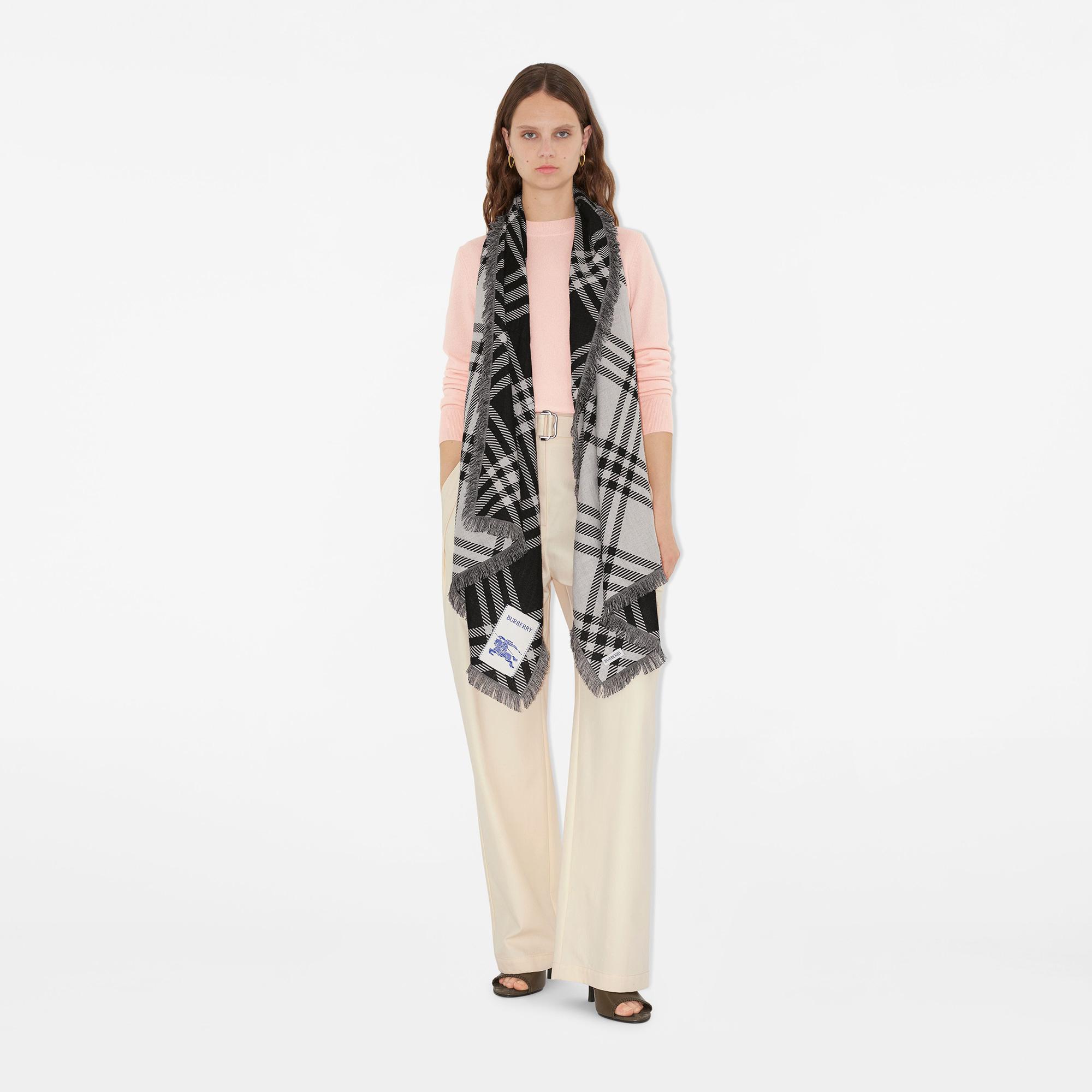 Burberry Wide Check Wool Silk Unisex Siyah Atkı