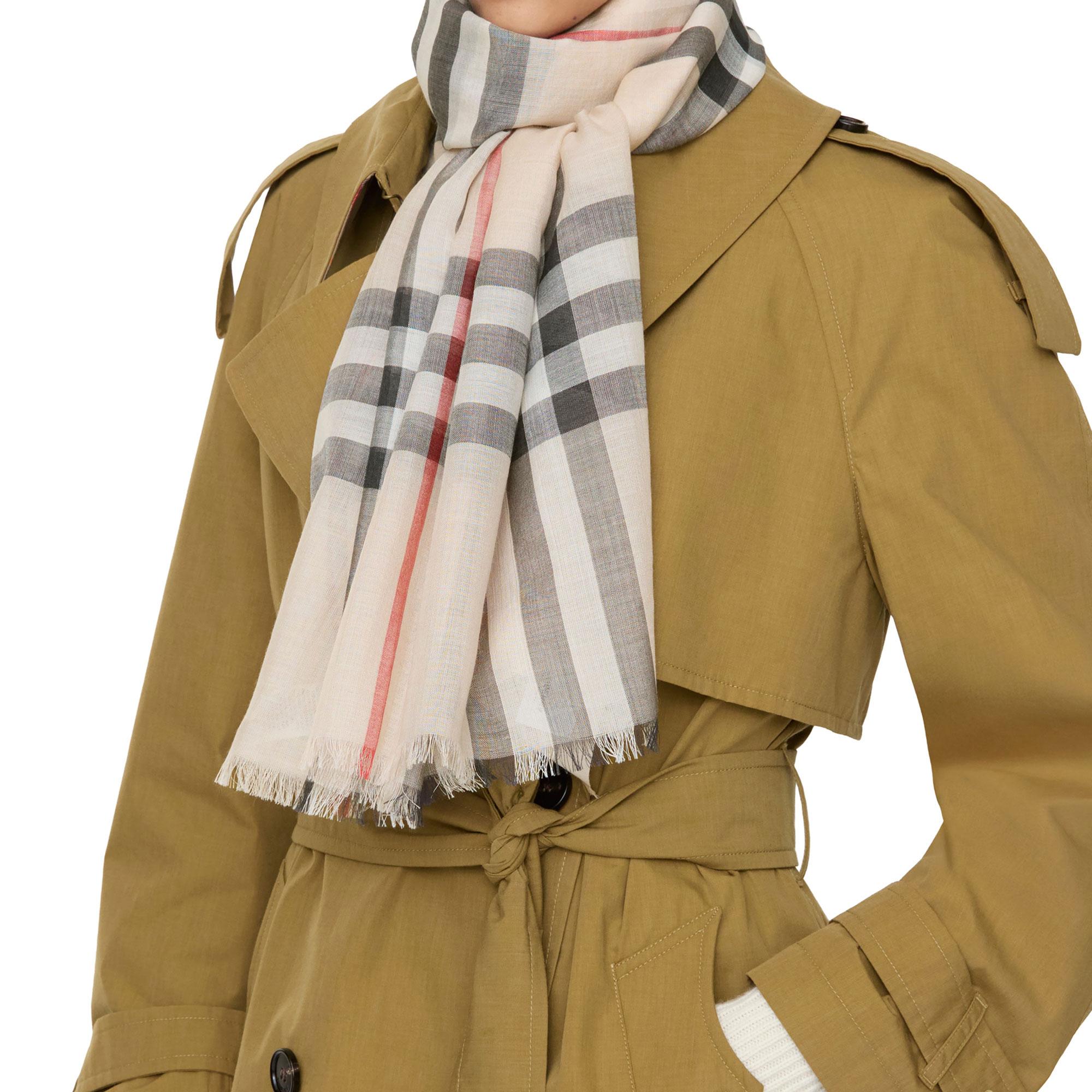 Burberry Gauze Wool Silk Kadın Krem Atkı