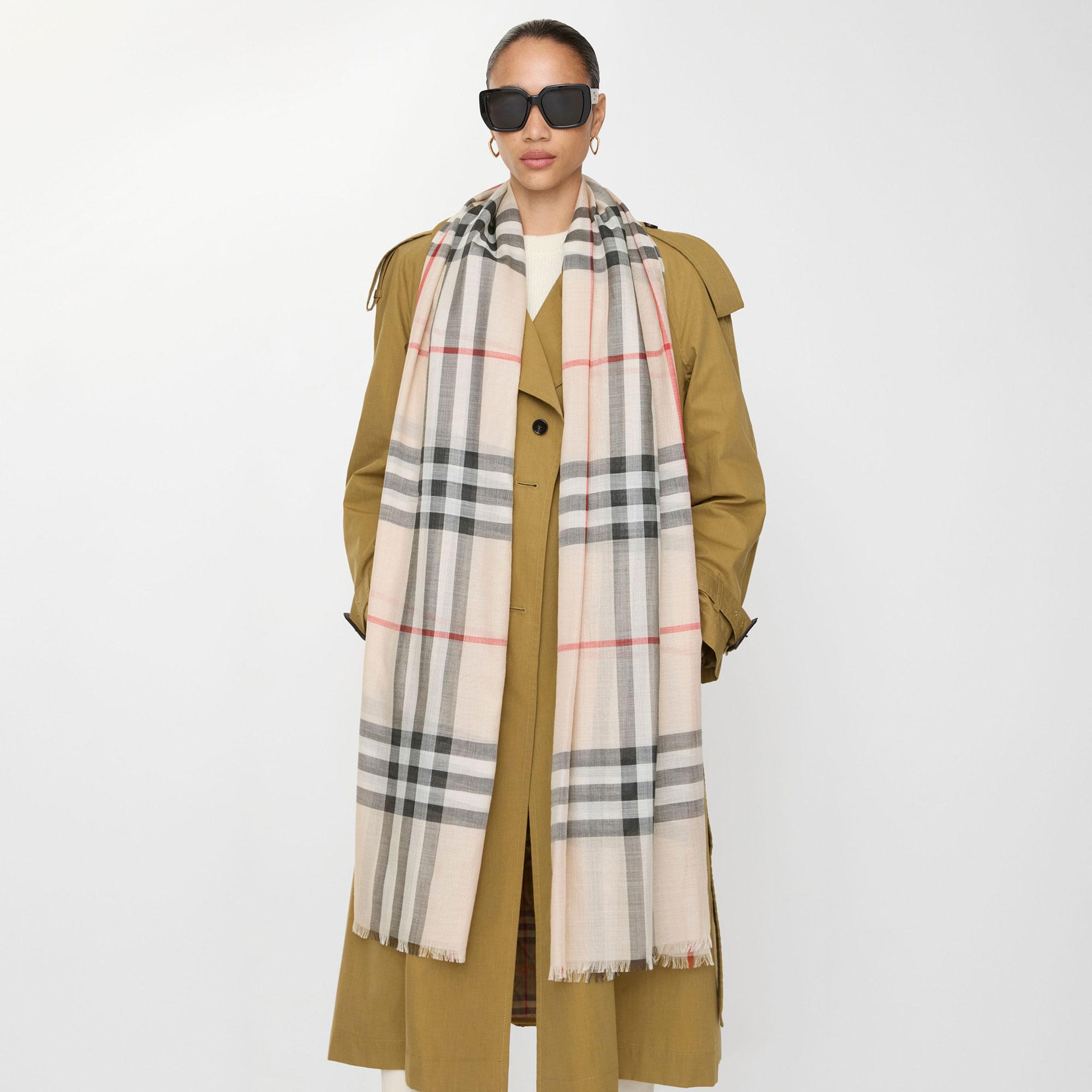 Burberry Gauze Wool Silk Kadın Krem Atkı