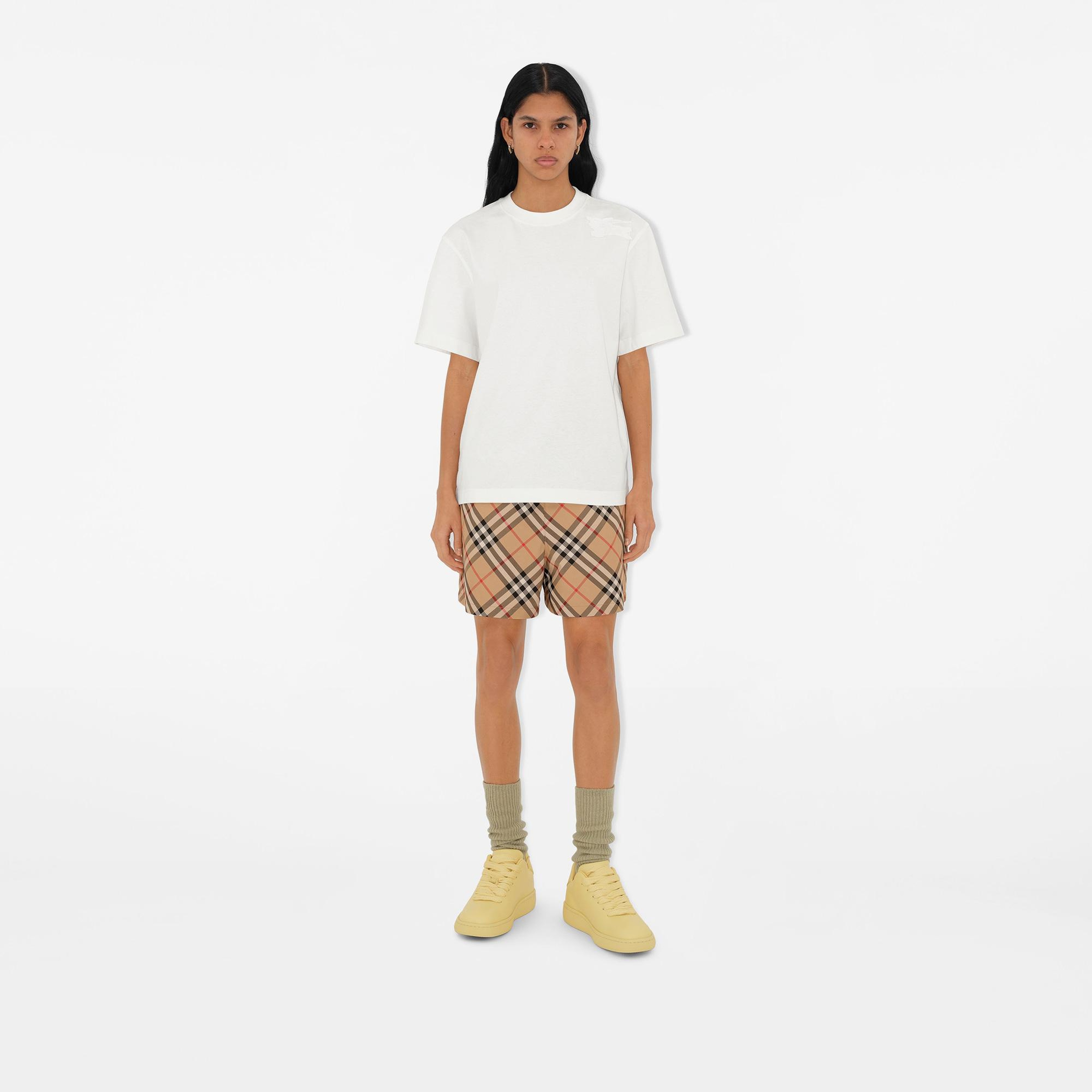 Burberry Check Kadın Bej Şort