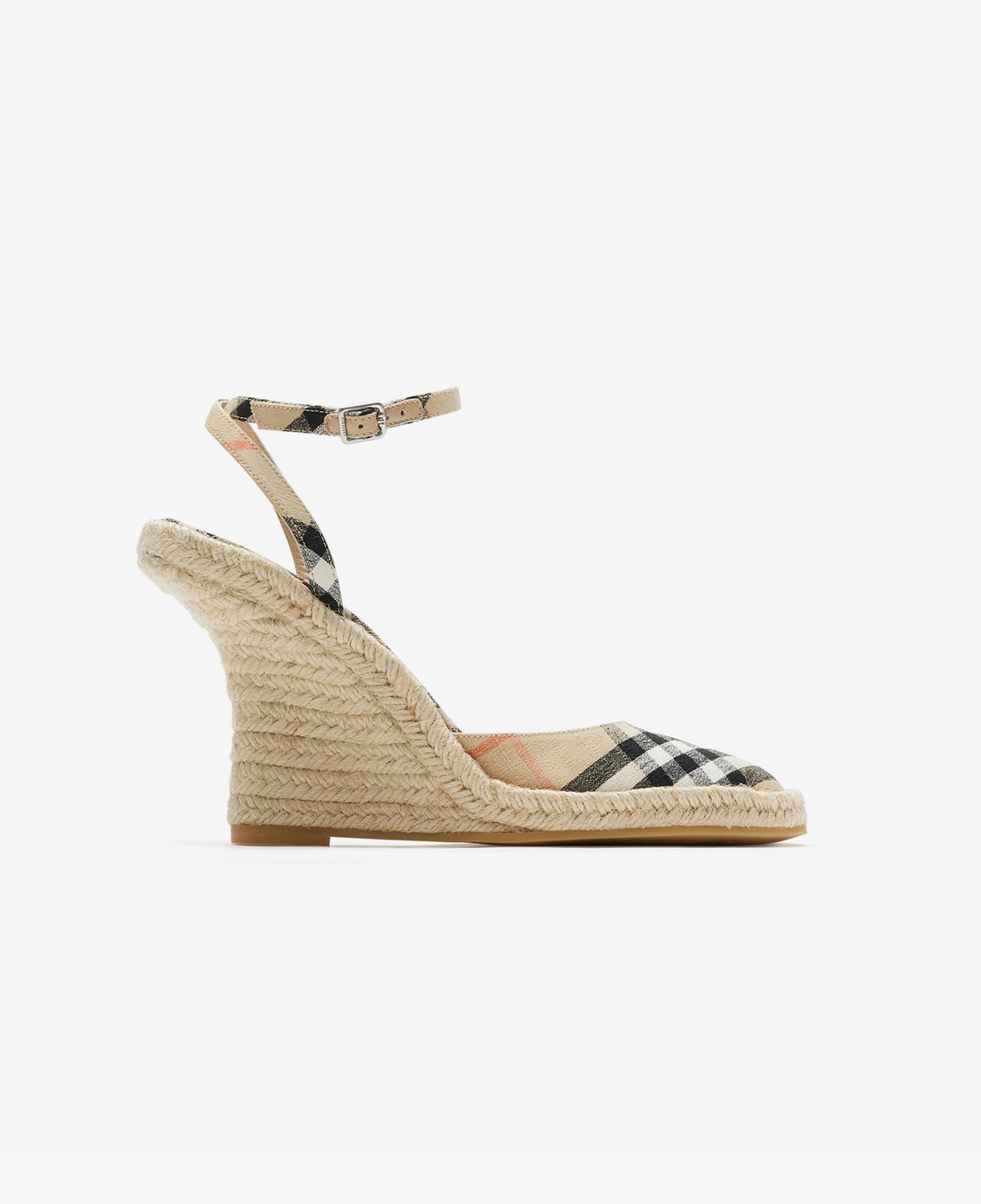 Burberry Mews Pumps Kadın Bej Espadril