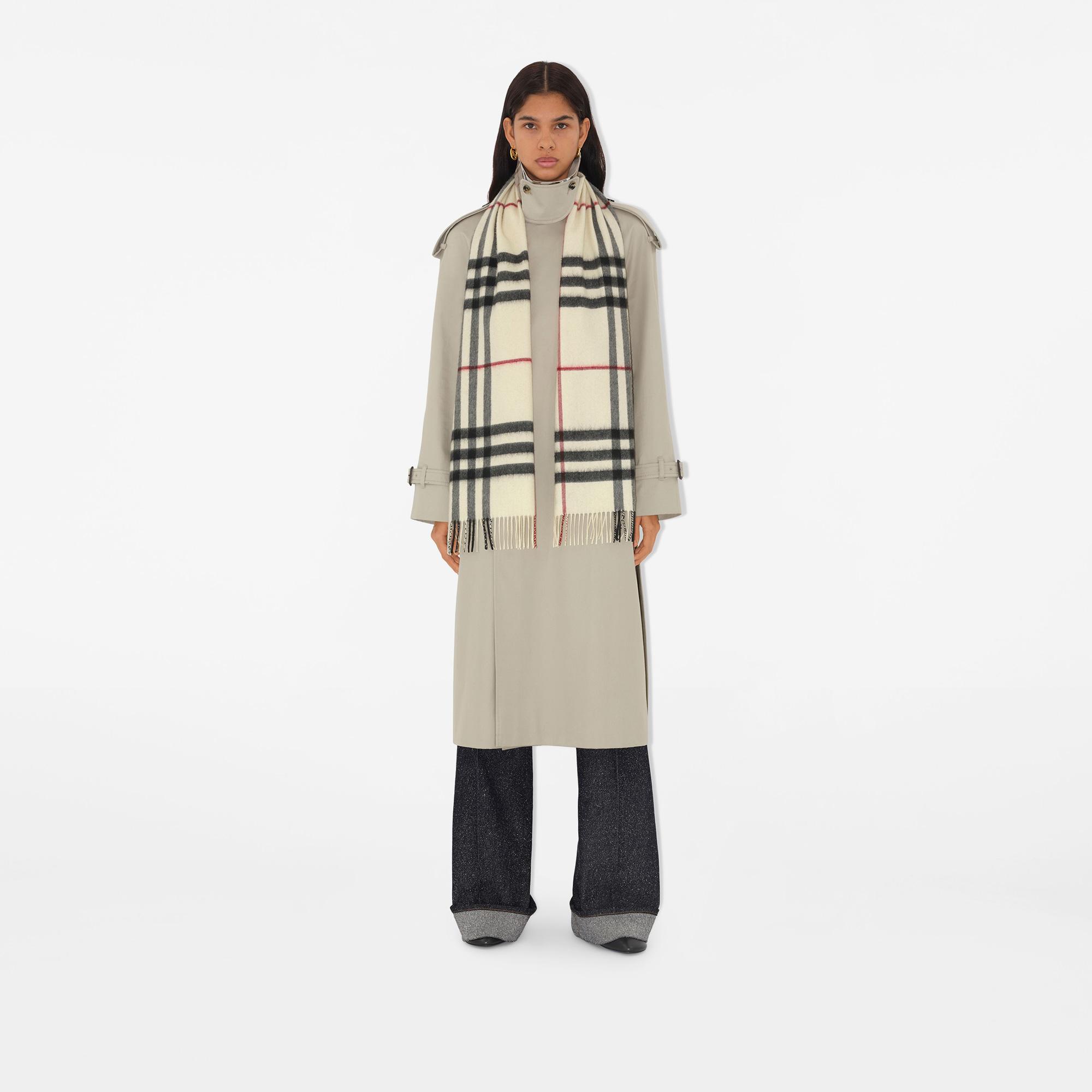 Burberry Giant Cashmere Kadın Krem Atkı