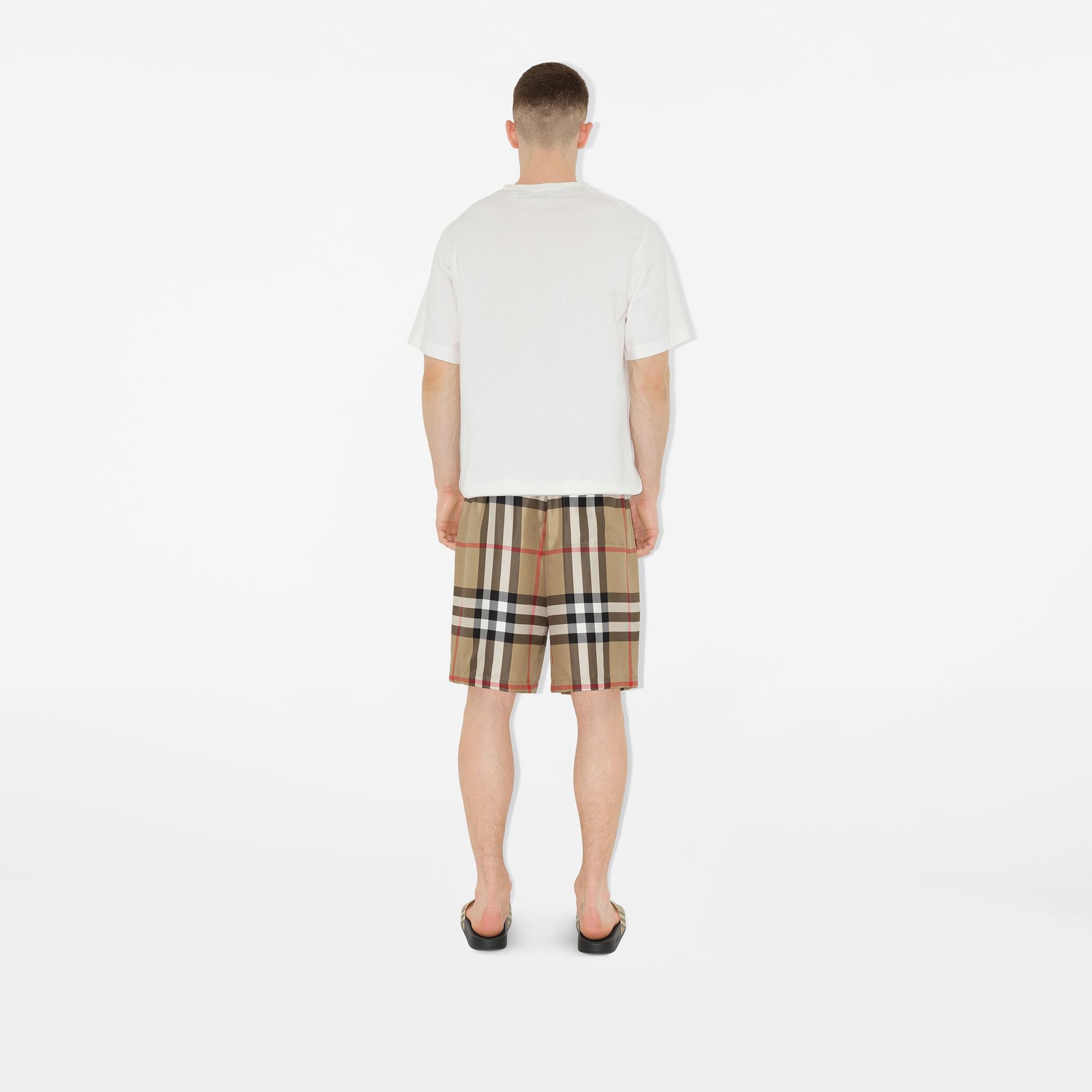 Burberry Bradeston Silk Erkek Bej Şort