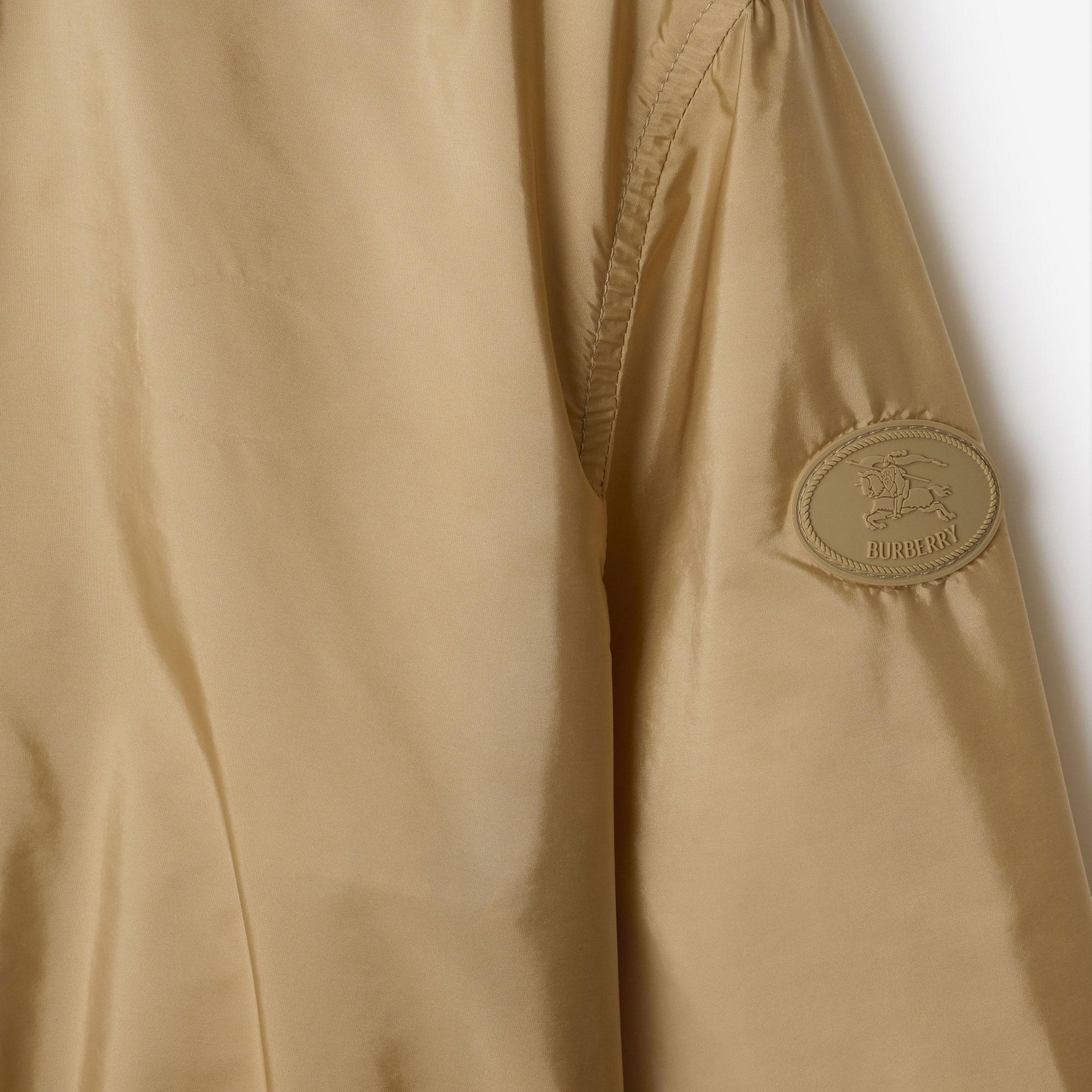 Burberry Kadın Bej Mont