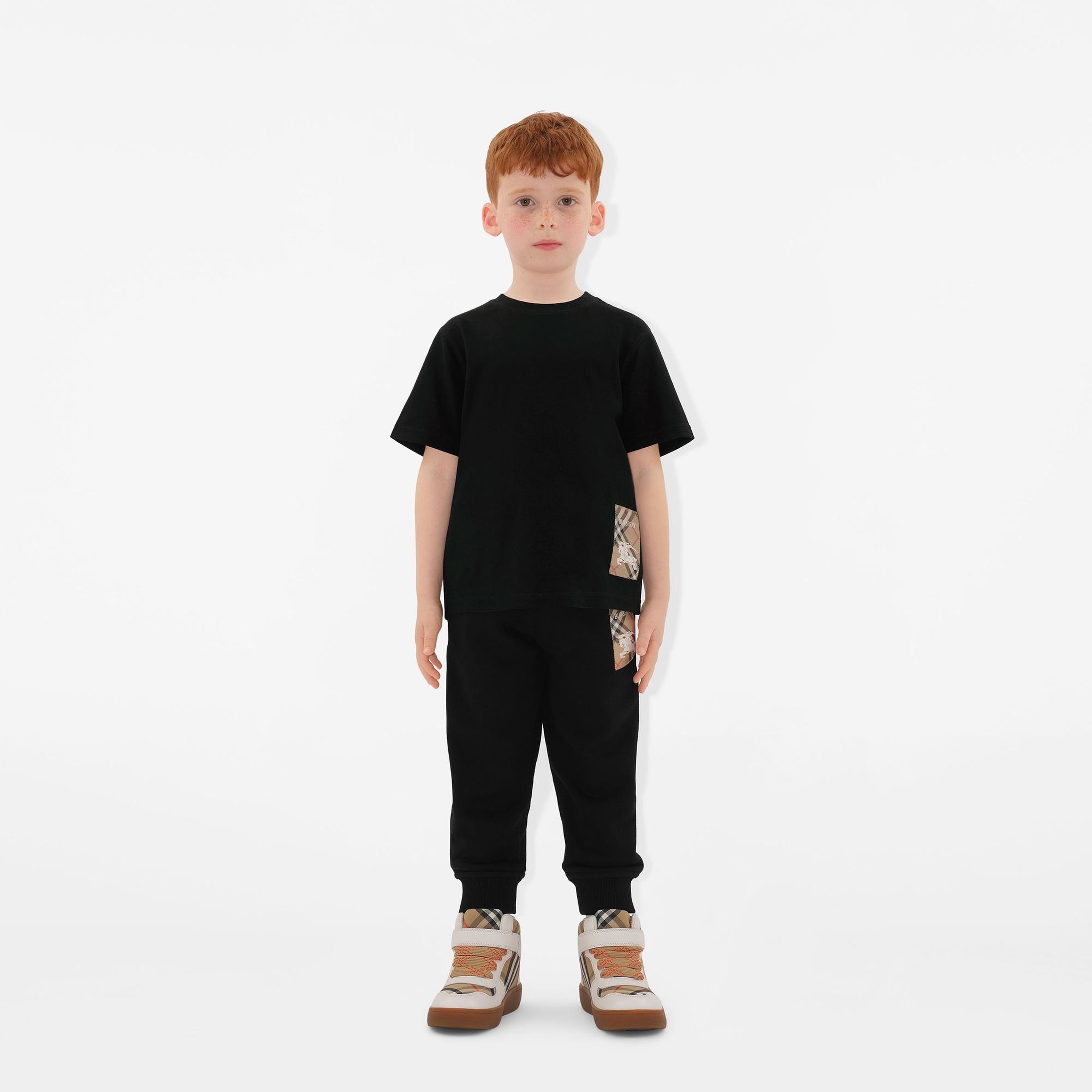 Burberry Cedar Check Label Cotton Çocuk Siyah T-Shirt