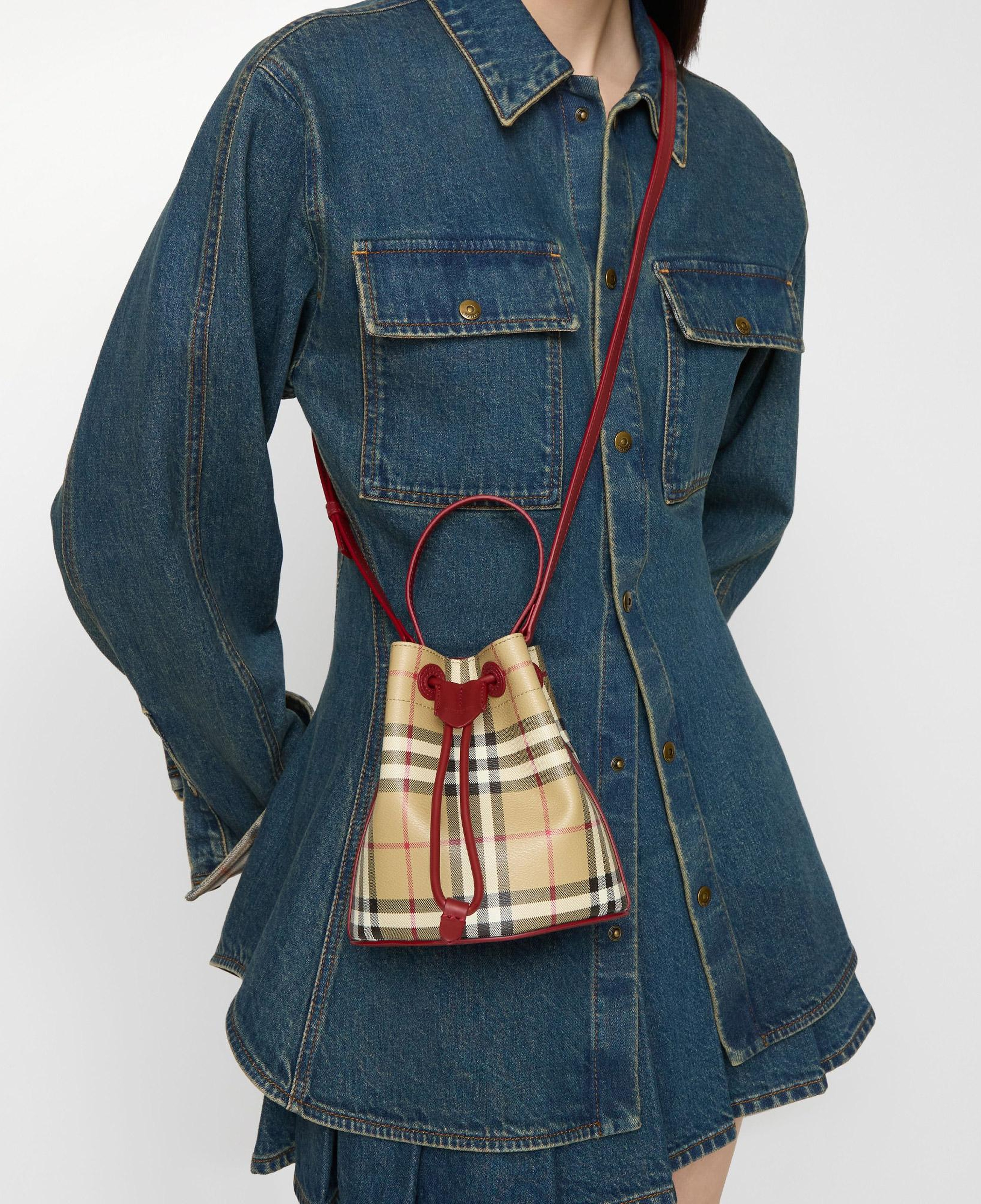 Burberry Drawstrıng Kadın Bej Çapraz Çanta