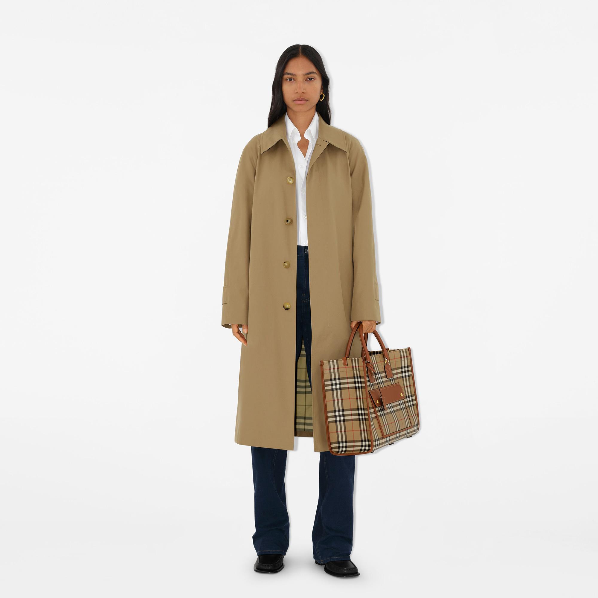 Burberry Freya Tote Kadın Bej Omuz Çantası