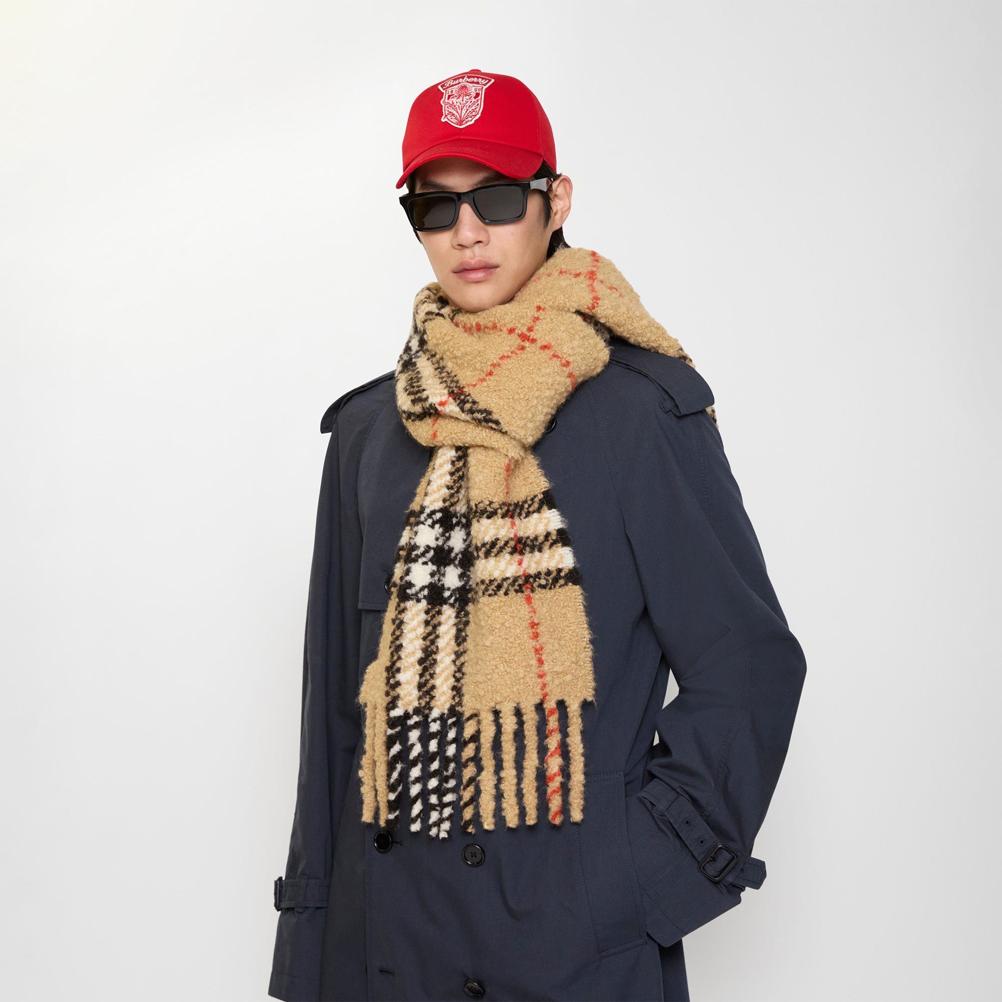 Burberry Check Boucle Kadın Bej Atkı