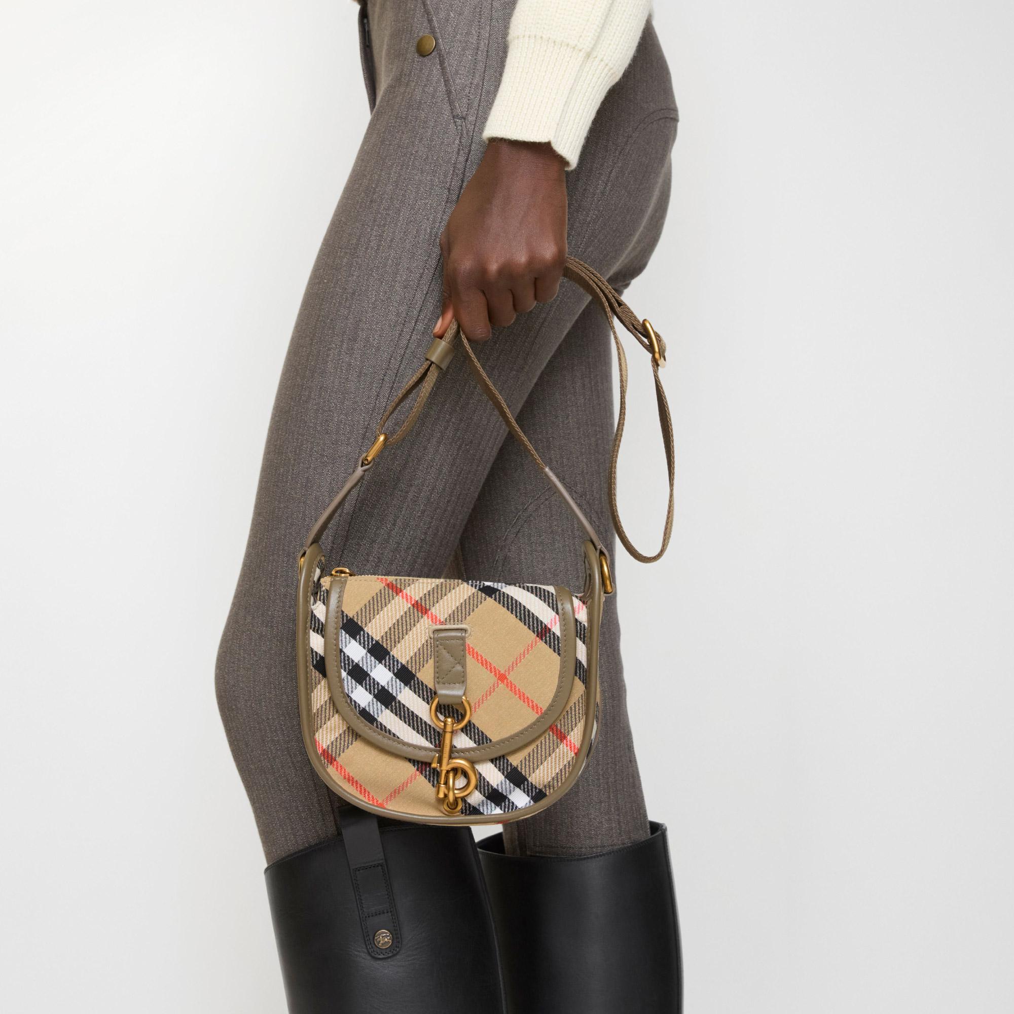 Burberry B Clıp Messenger Kadın Bej Çapraz Çanta