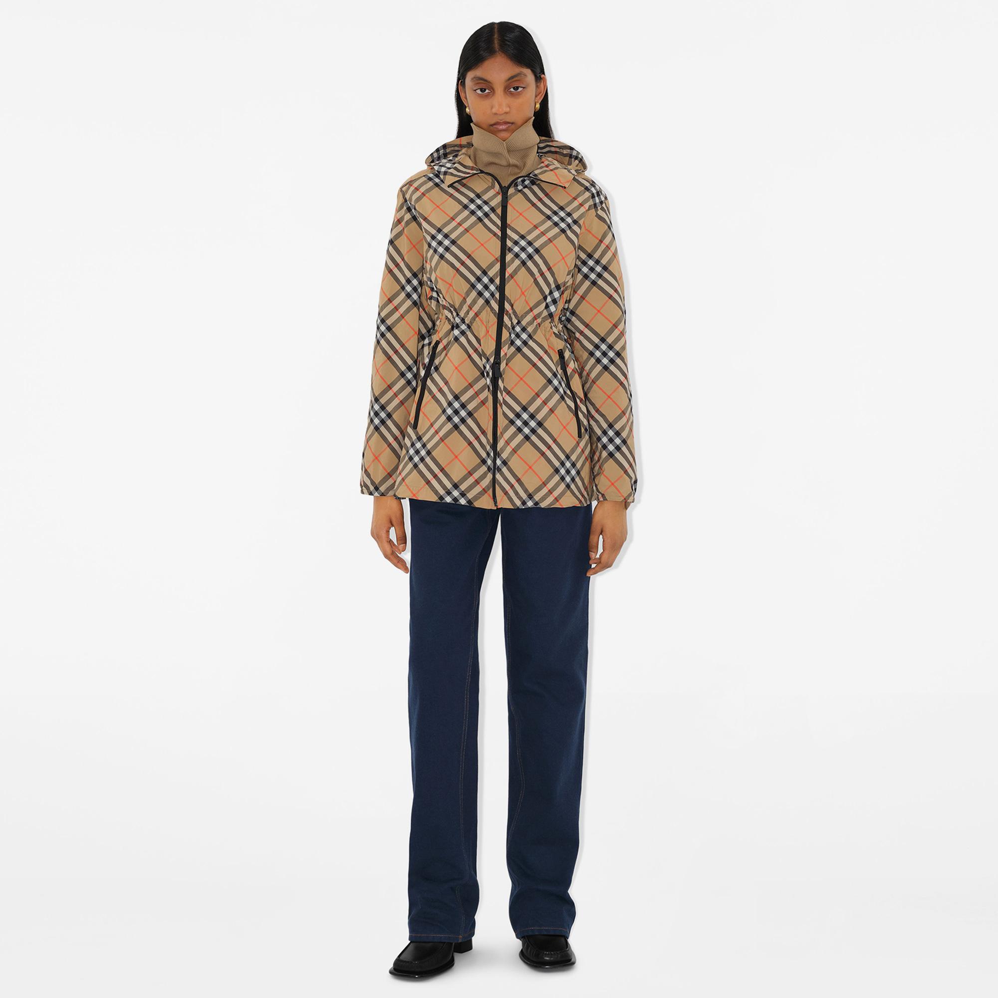 Burberry Check Nylon Kadın Bej Ceket