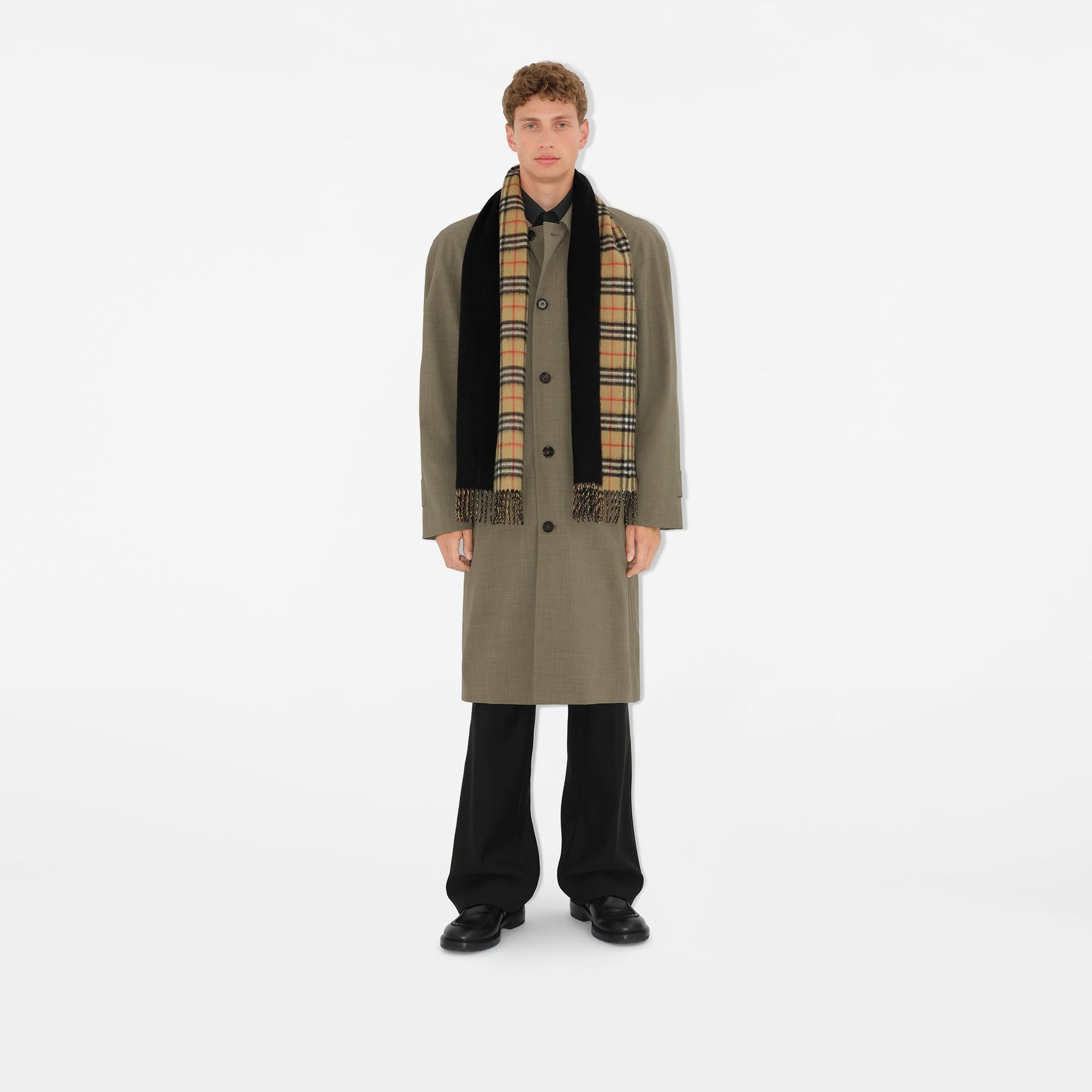 Burberry Reversible Check Kaşmir Kadın Bej Atkı