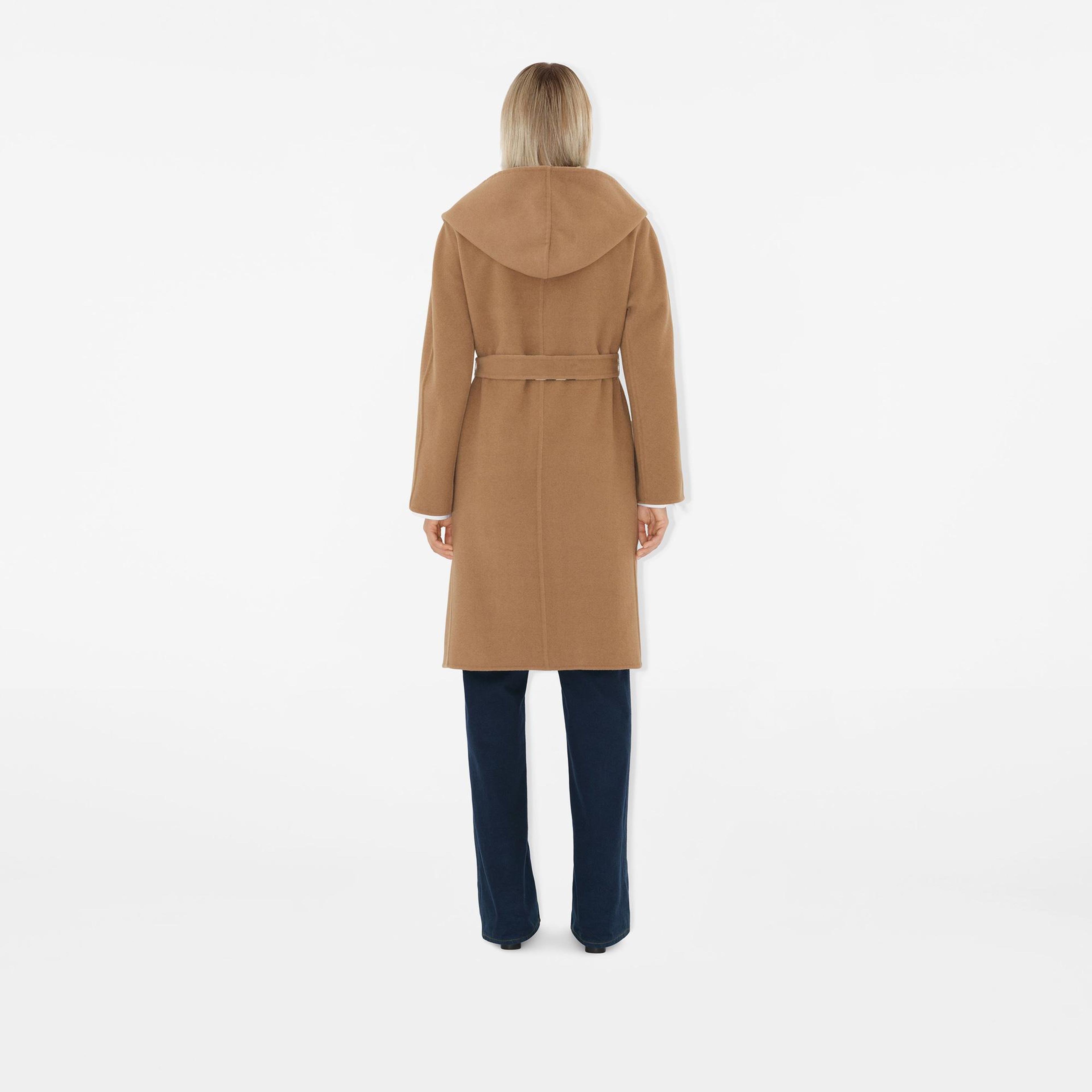 Burberry Yün Wrap Kadın Bej Mont
