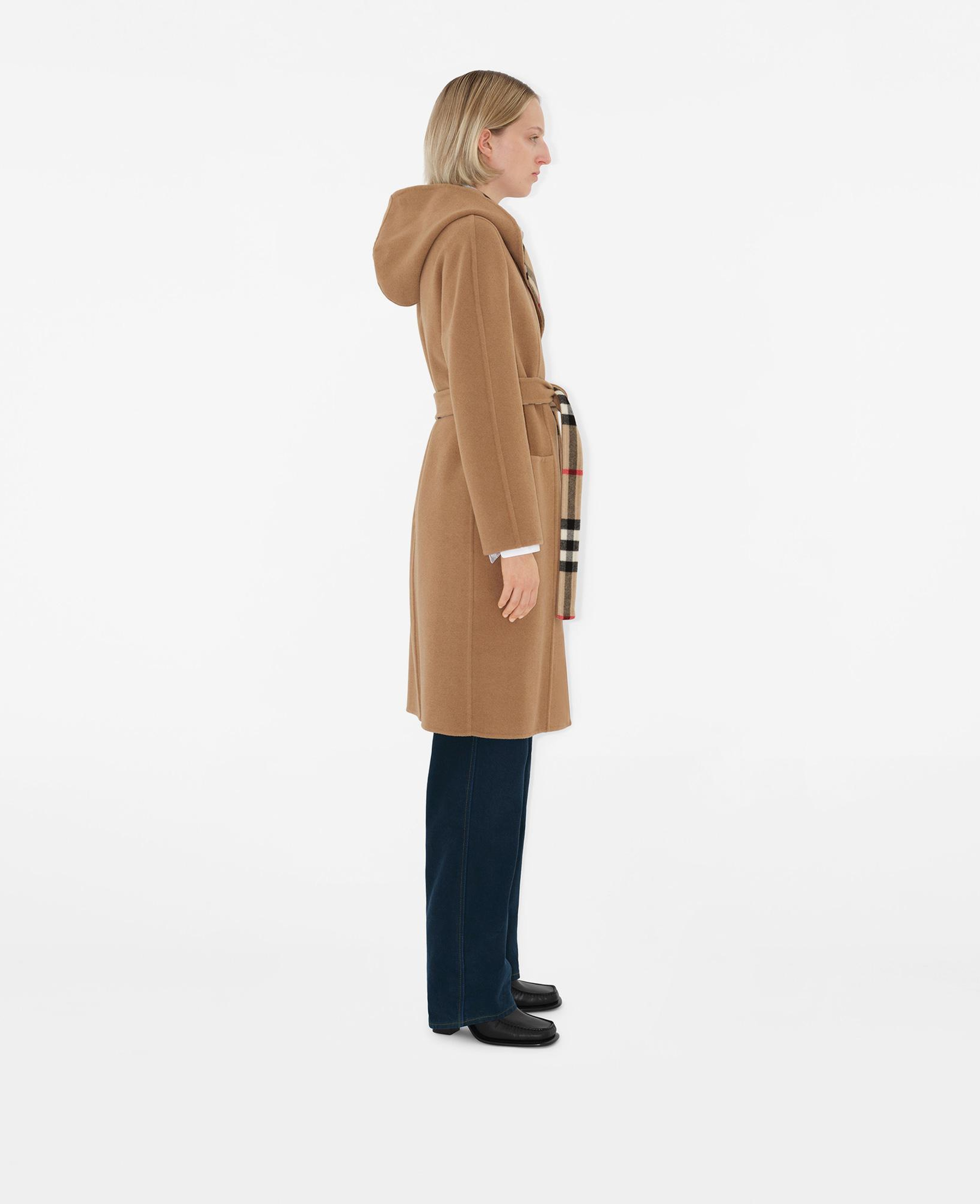 Burberry Yün Wrap Kadın Bej Mont