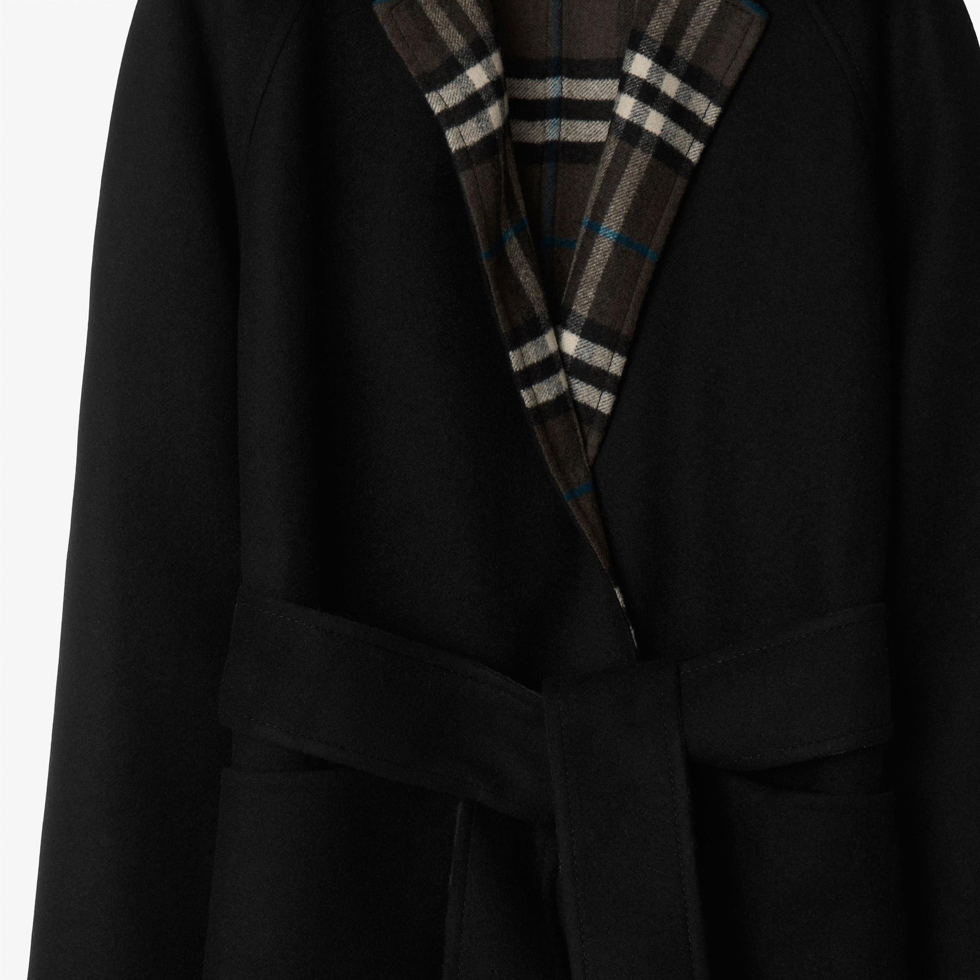 Burberry Giu Reversible Wool Wrap Kadın Siyah Palto