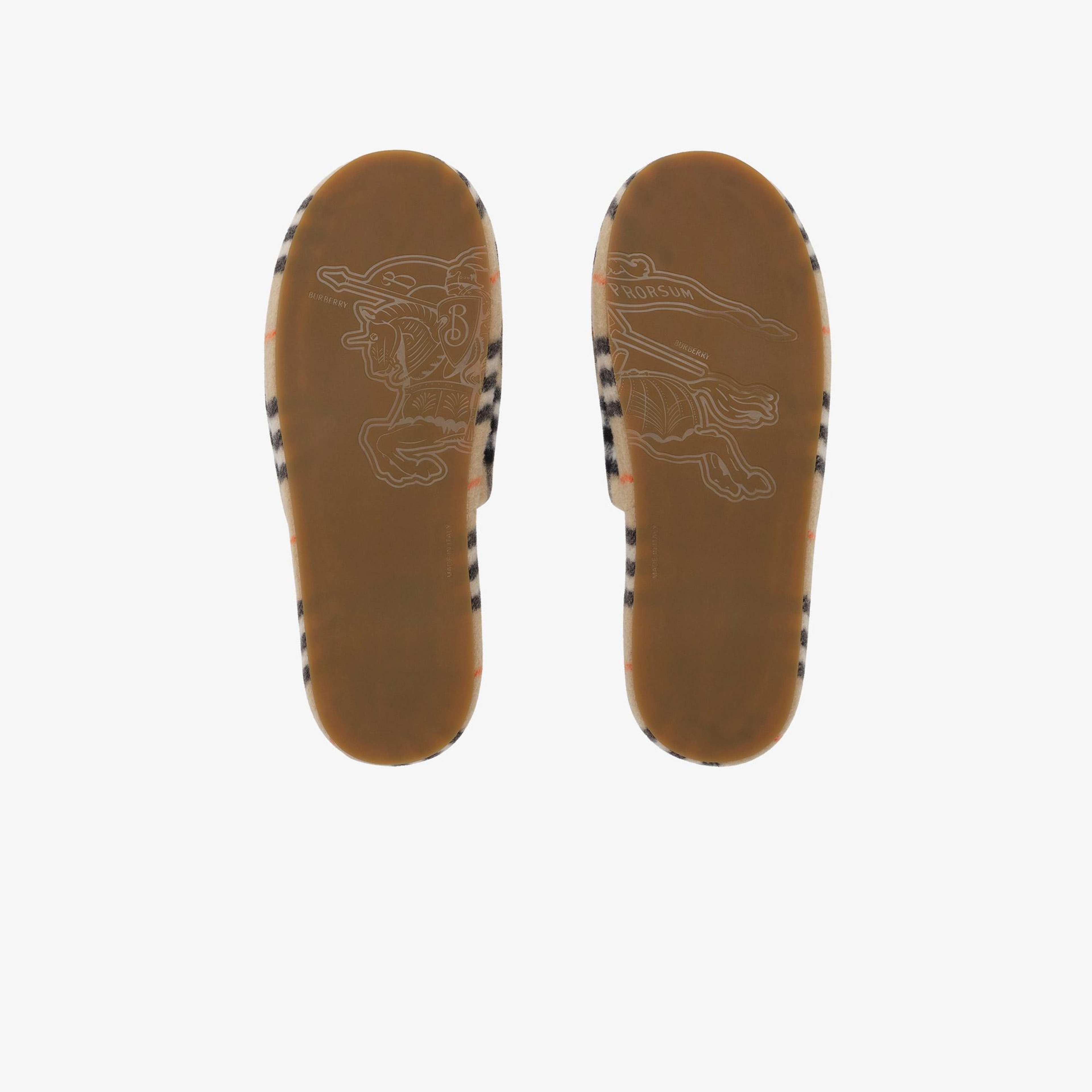 Burberry Quılt Check Erkek Bej Terlik