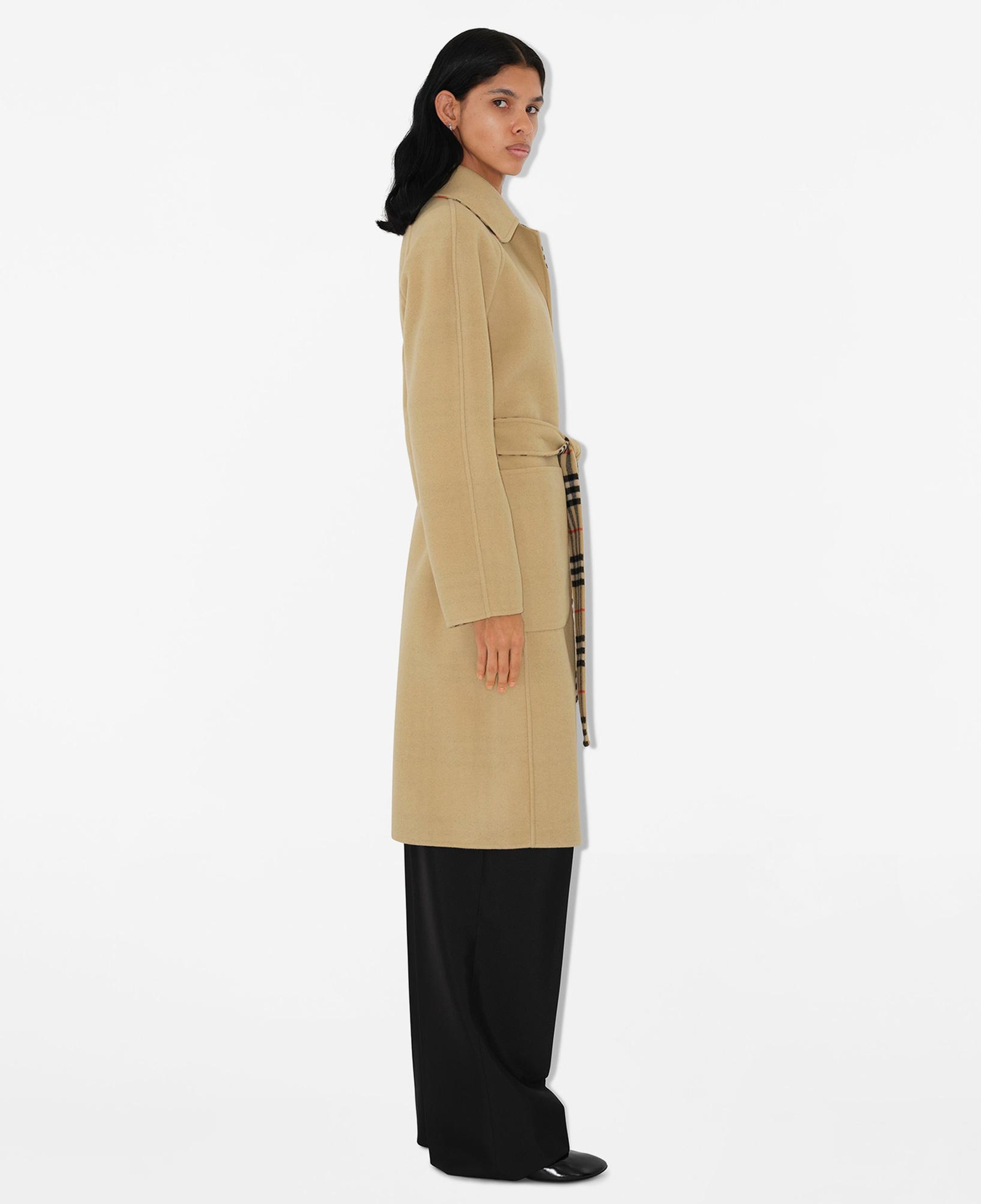 Burberry Giu Reversible Wool Wrap Kadın Bej Palto