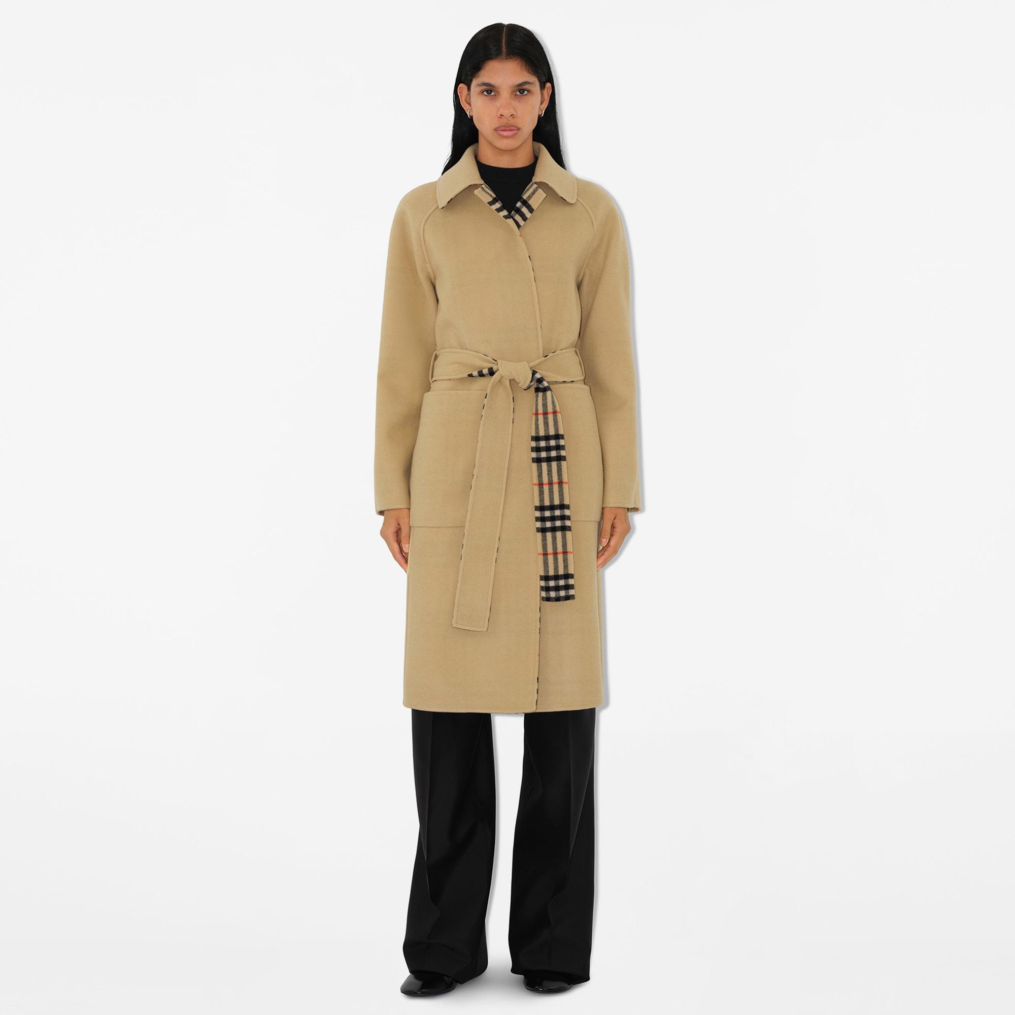 Burberry Giu Reversible Wool Wrap Kadın Bej Palto