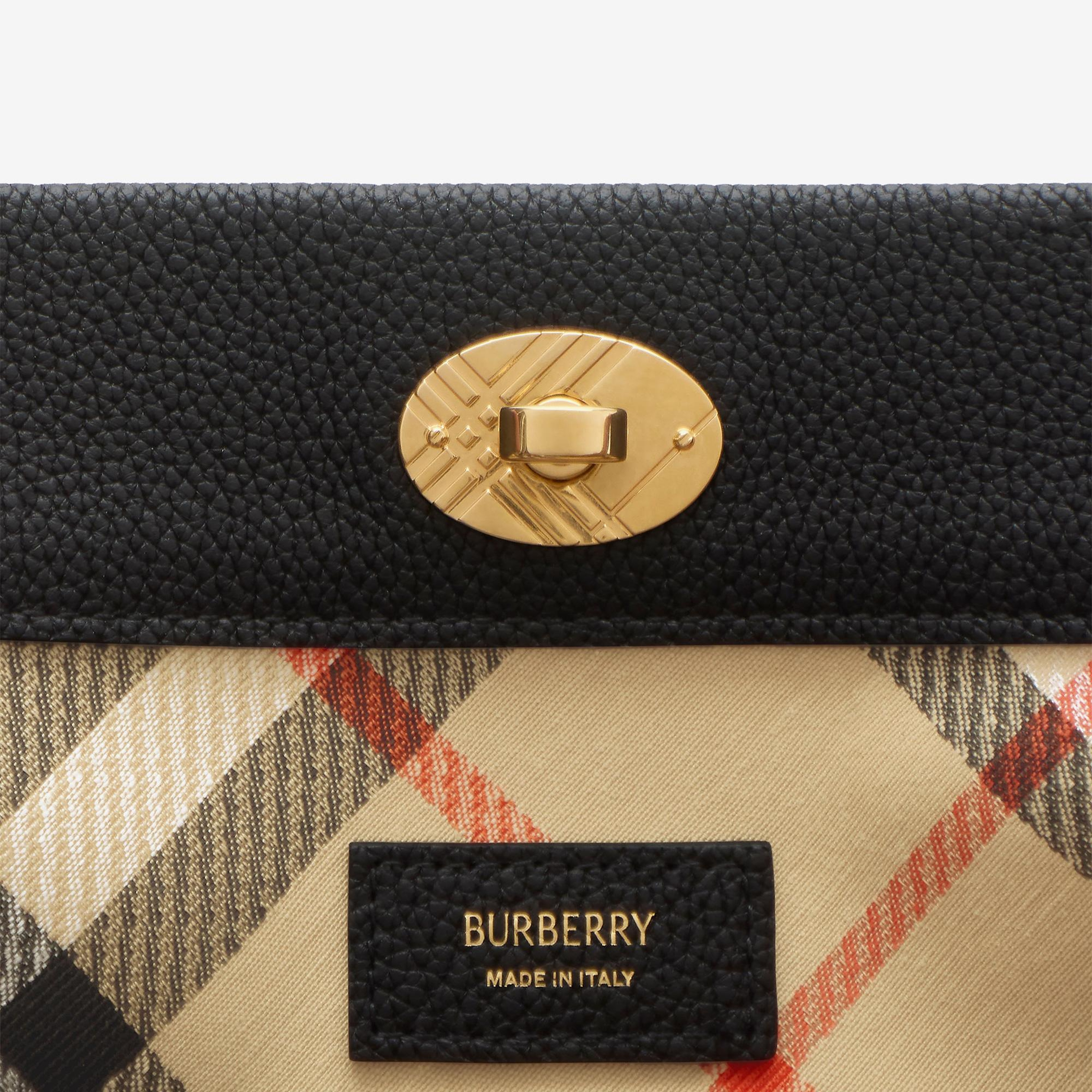 Burberry Cotswolds Pouch Kadın Siyah Çanta