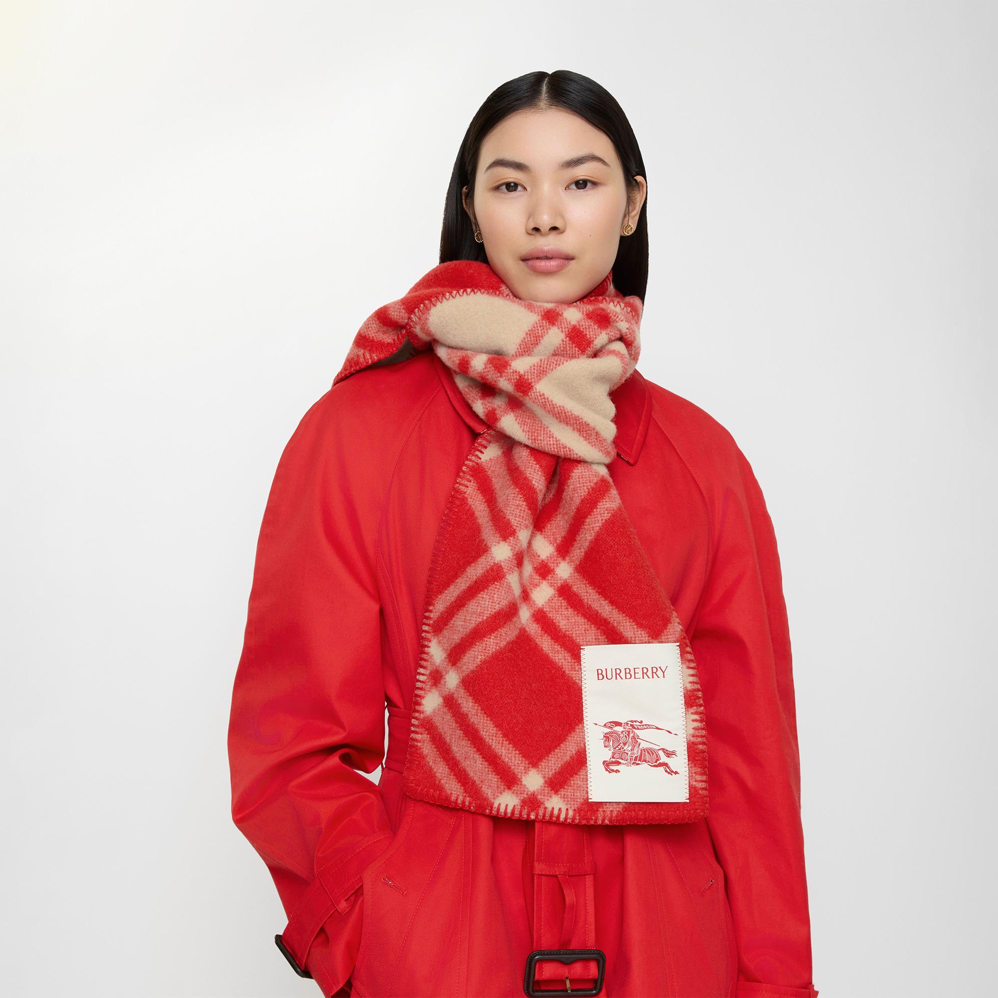 Burberry Kadın Kırmızı Atkı