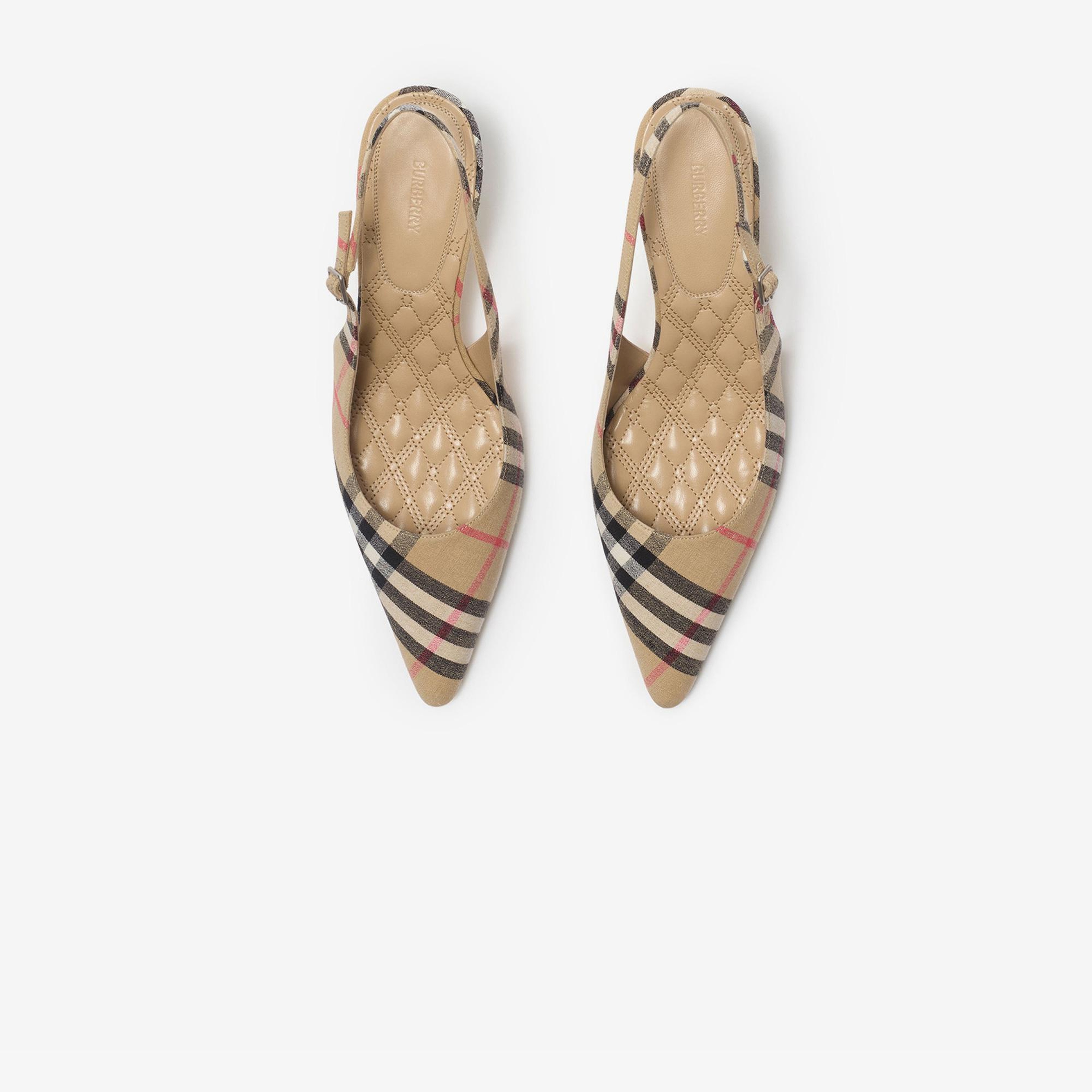 Burberry Kadın Bej Topuklu Ayakkabı