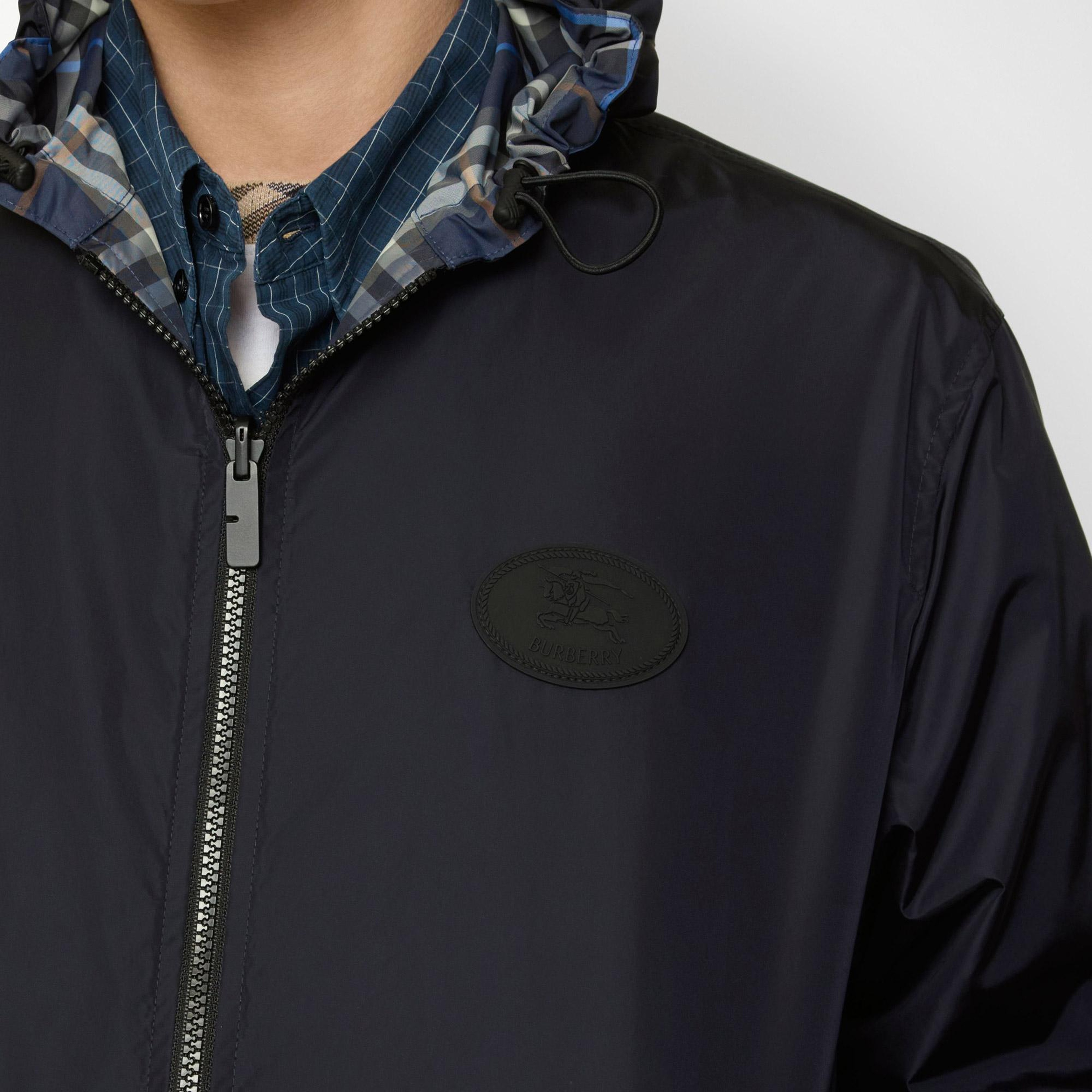 Burberry Newport Erkek Mavi Yağmurluk