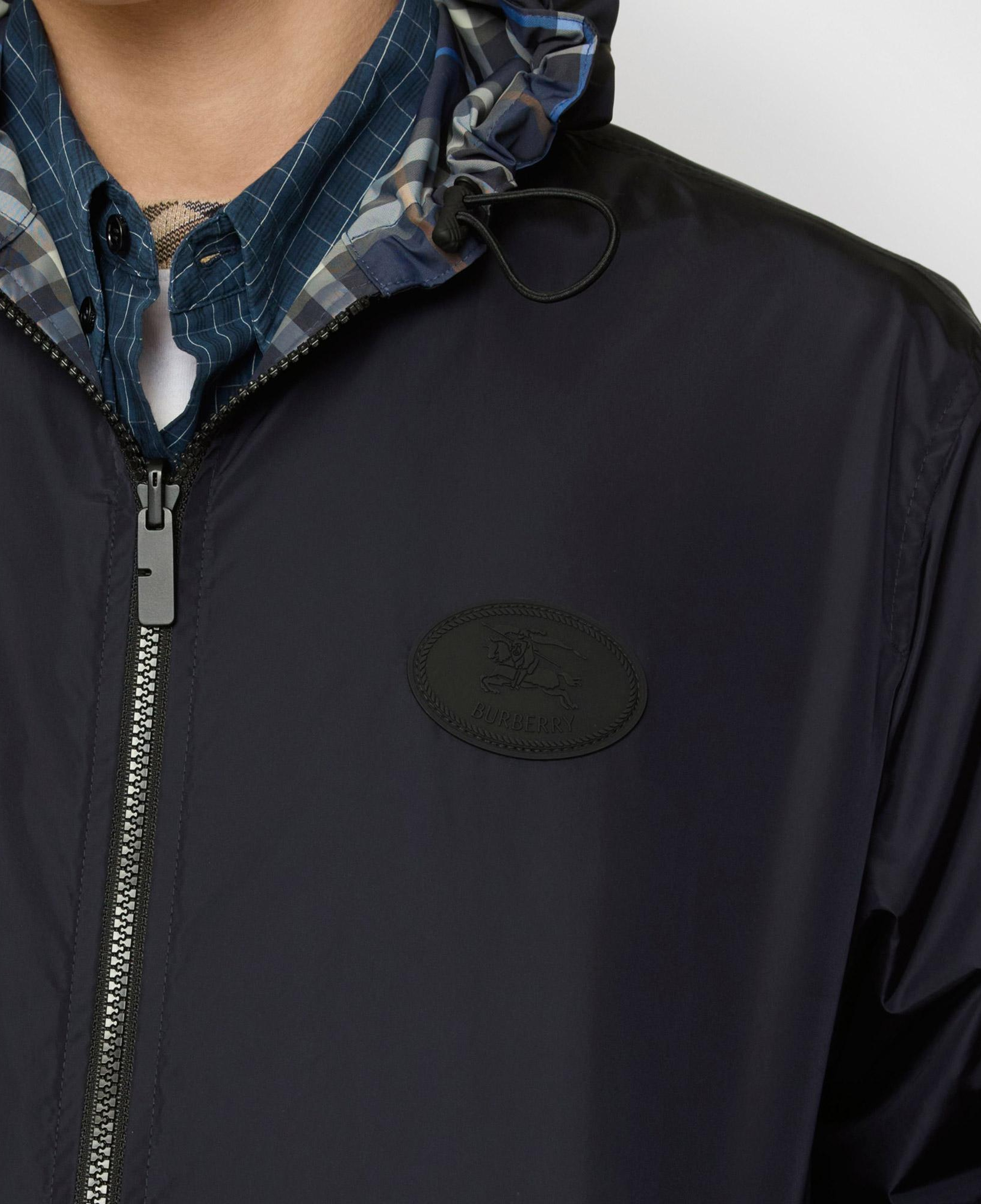 Burberry Newport Erkek Mavi Yağmurluk