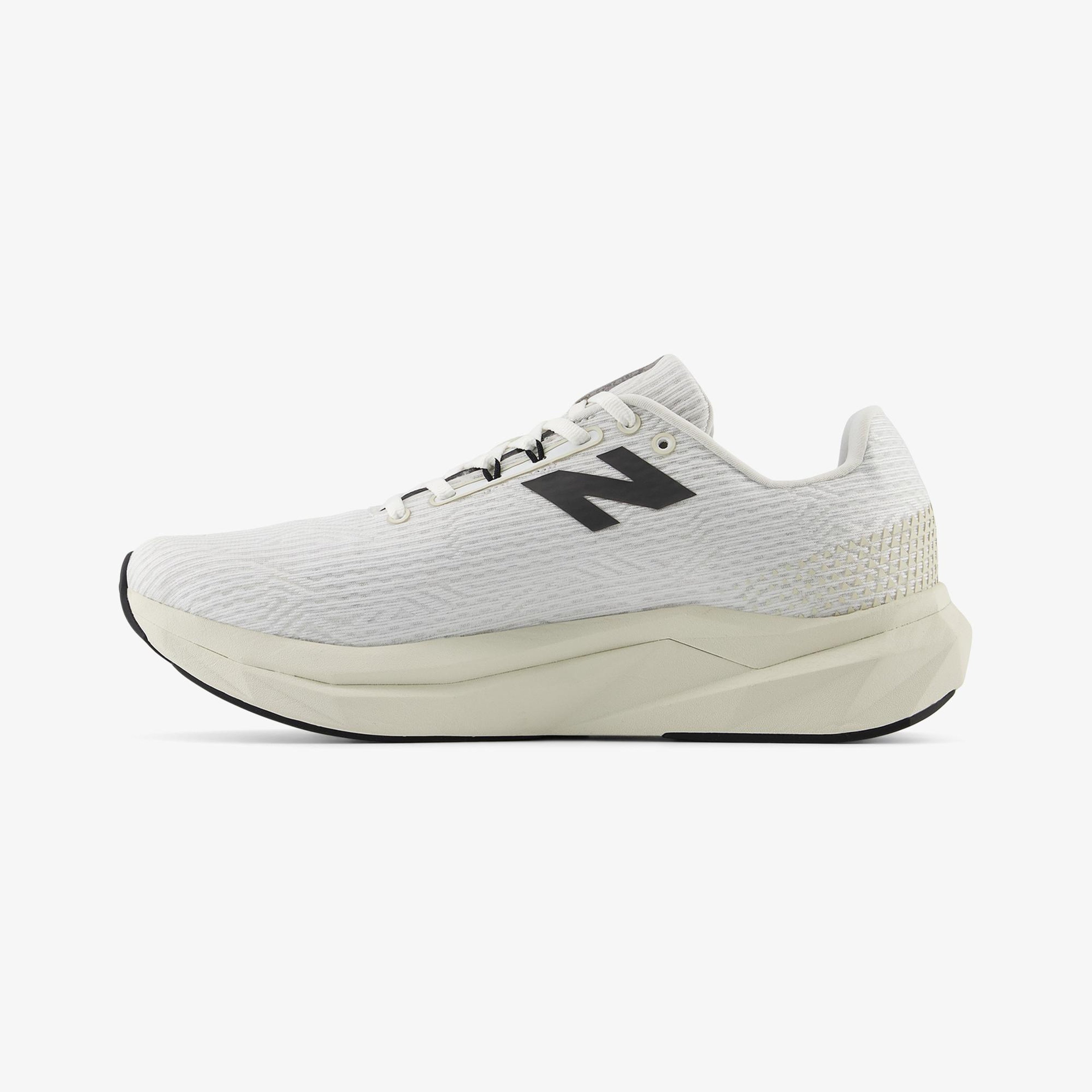 New Balance Fuelcell Propel v5 Erkek Beyaz Koşu Ayakkabısı