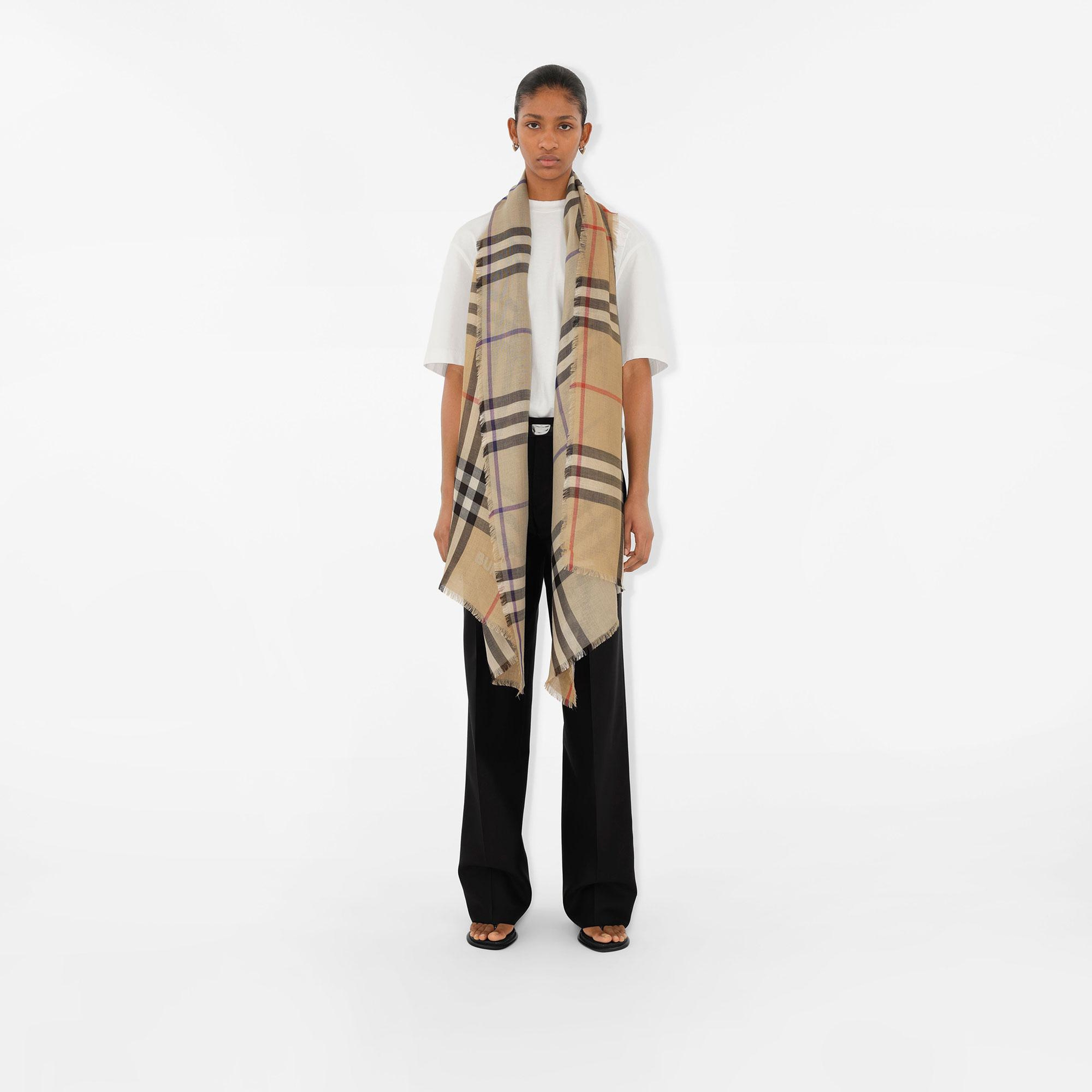 Burberry Gauz Reversible Wool Silk Kadın Bej Atkı