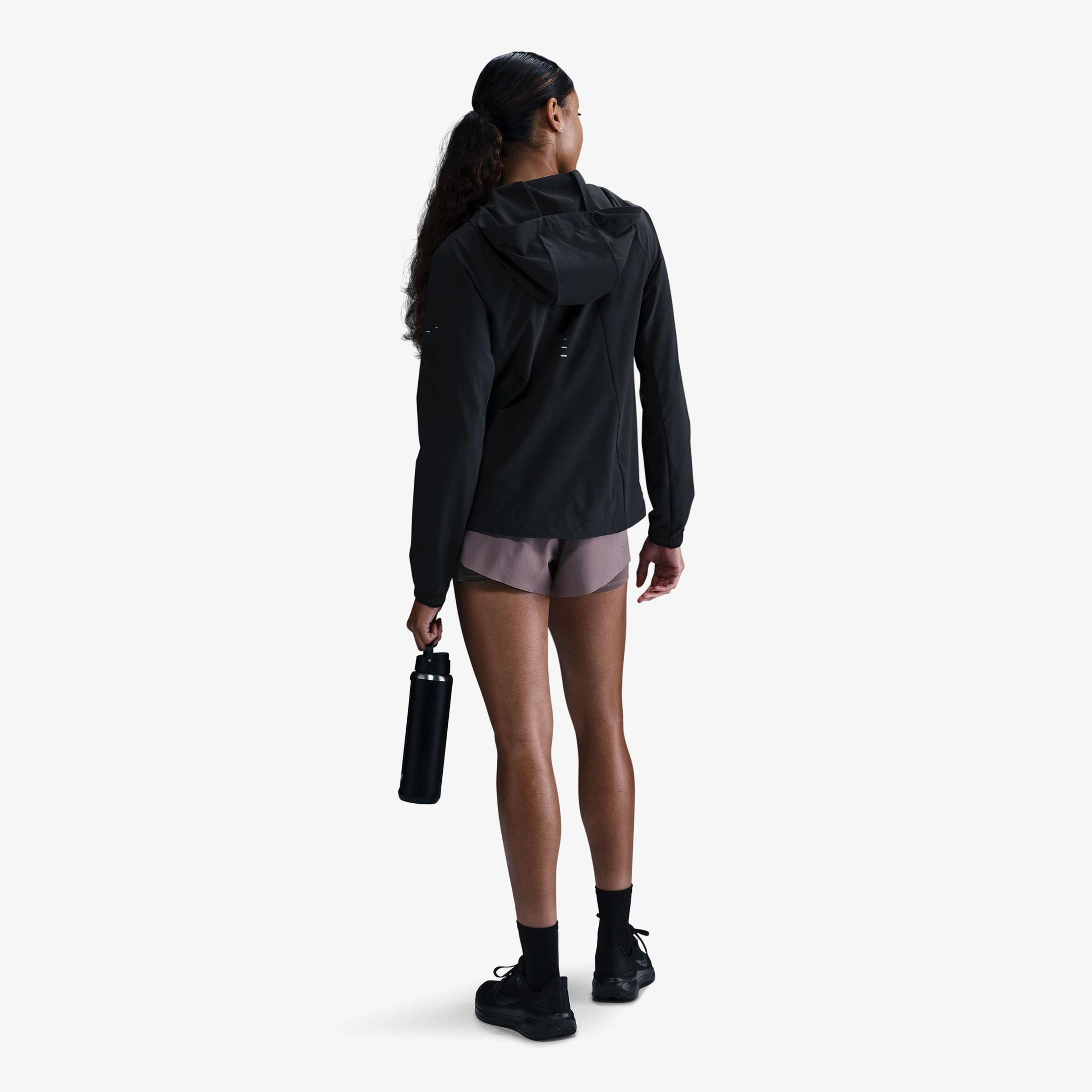 Nike Swift Repel Kadın Siyah Ceket