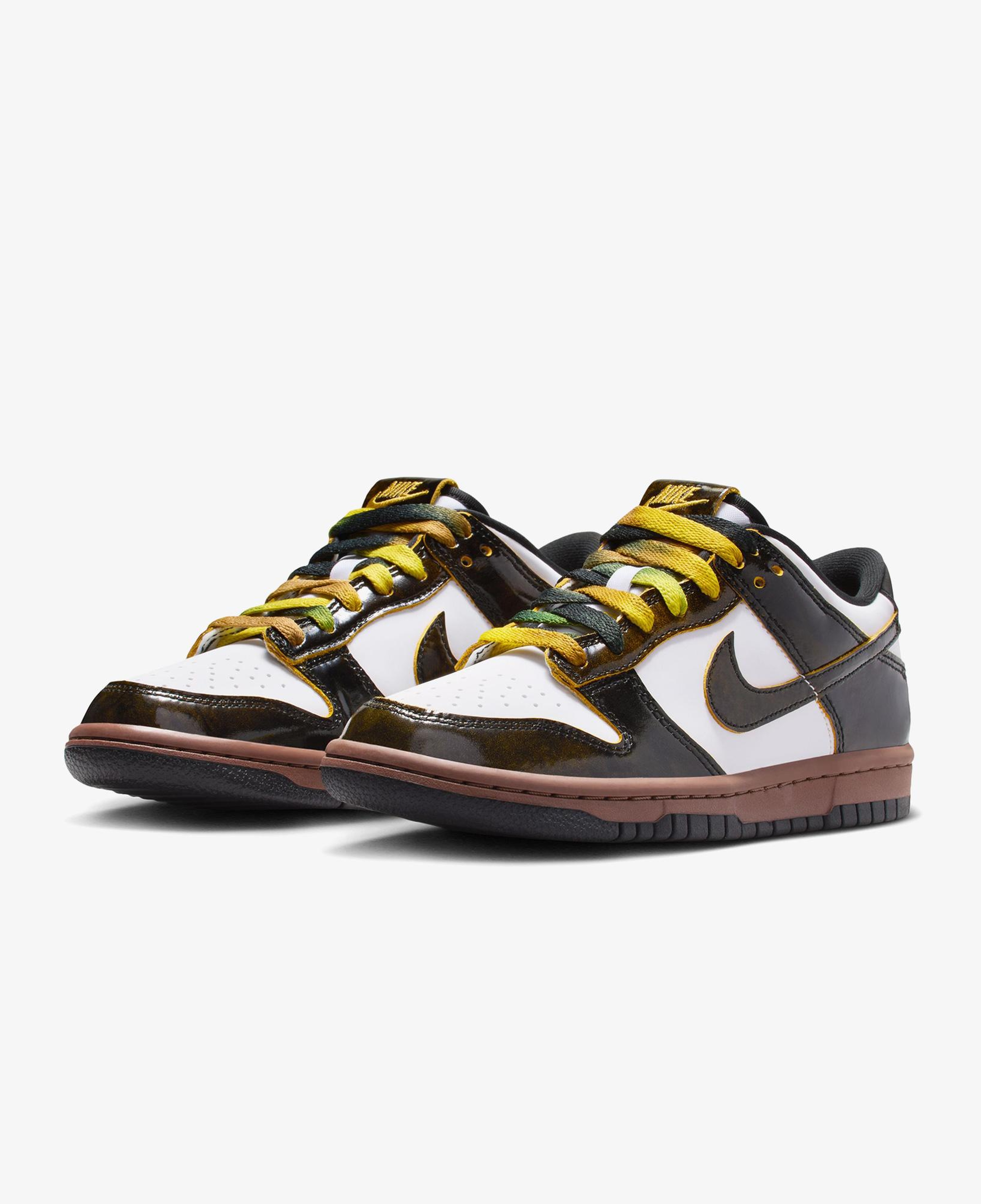 Nike Dunk Low SE Renkli Spor Ayakkabı