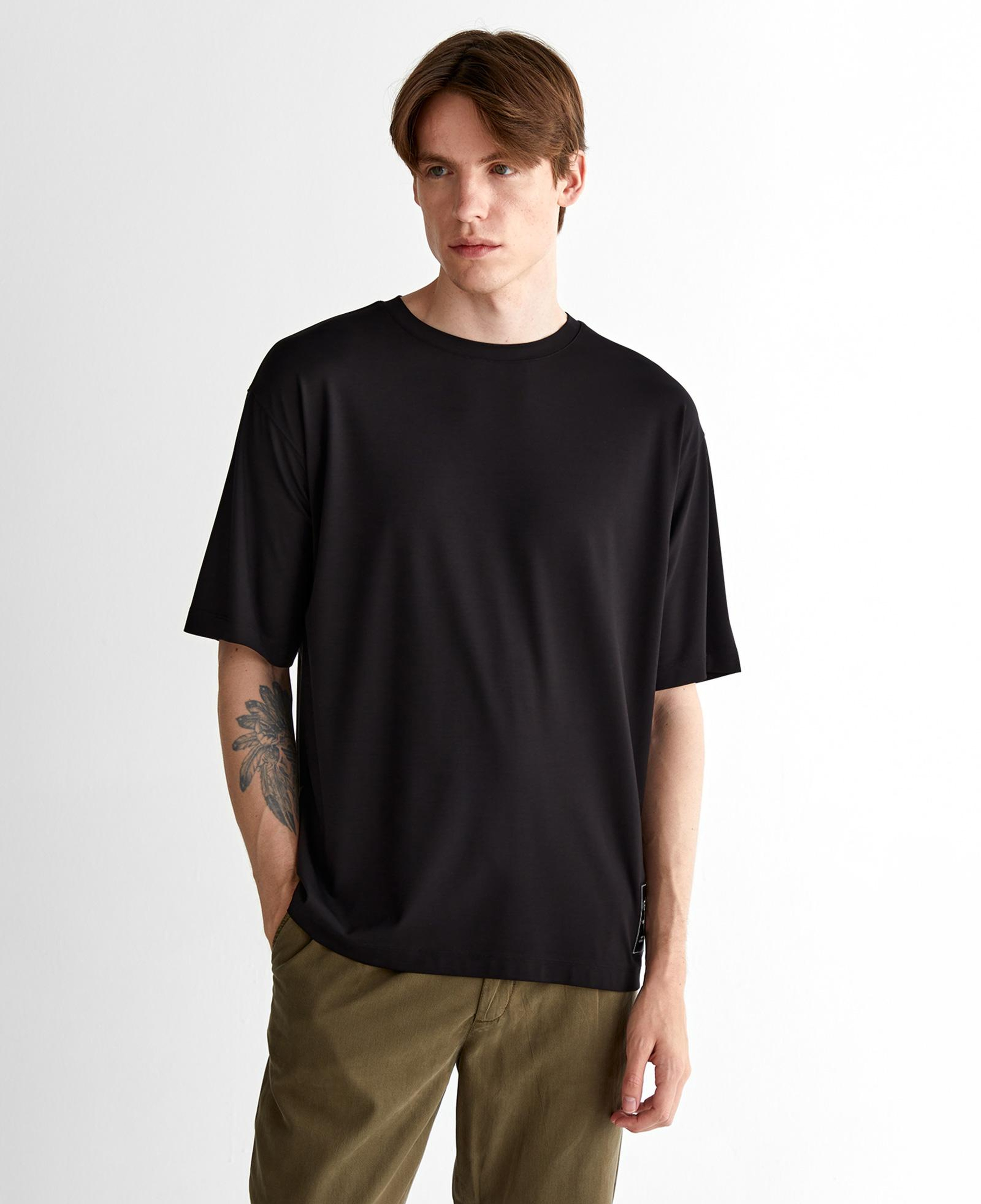 GANT Erkek Siyah Relaxed Fit Bisiklet Yaka Logolu T-Shirt