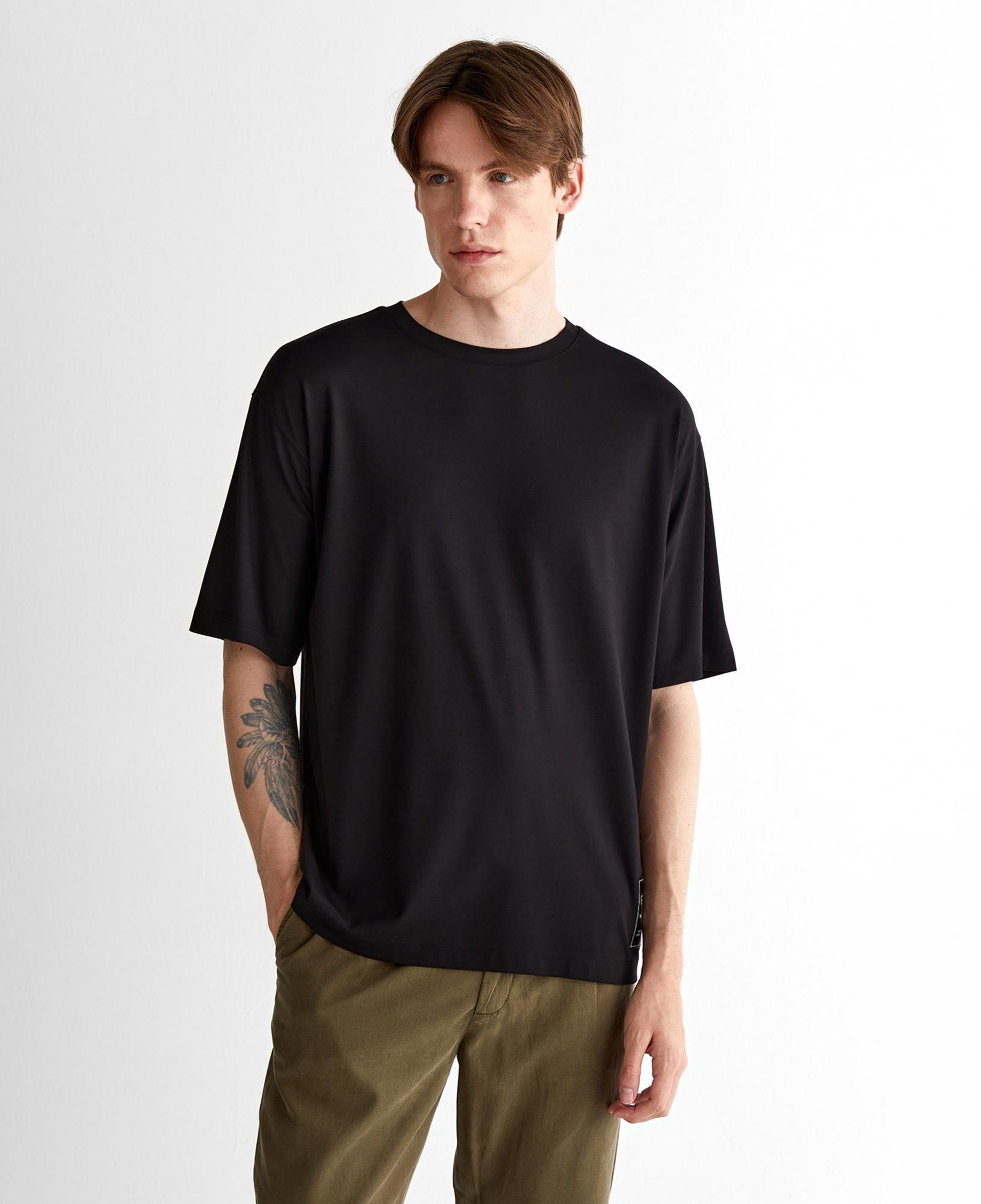 GANT Erkek Siyah Relaxed Fit Bisiklet Yaka Logolu T-Shirt