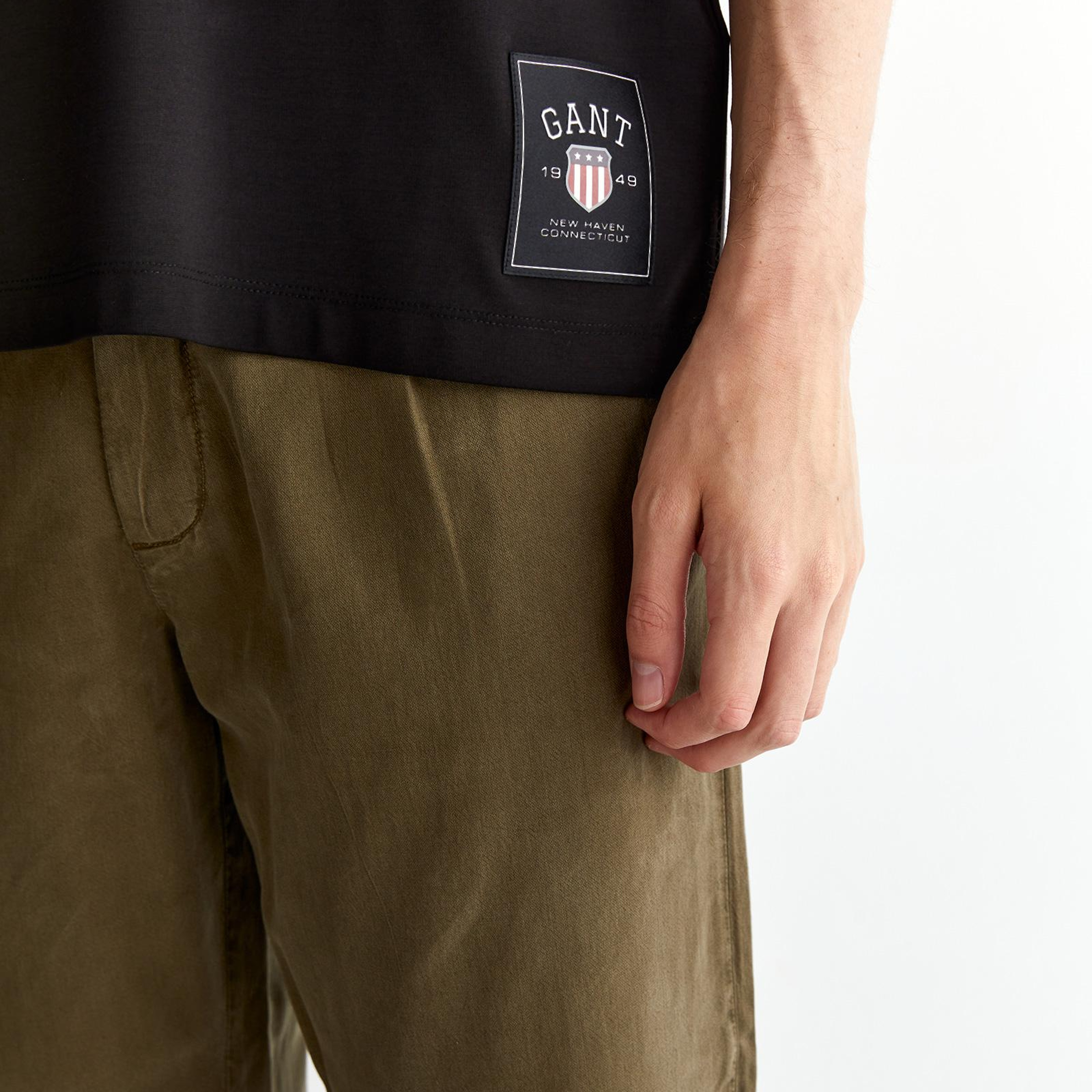 GANT Erkek Siyah Relaxed Fit Bisiklet Yaka Logolu T-Shirt