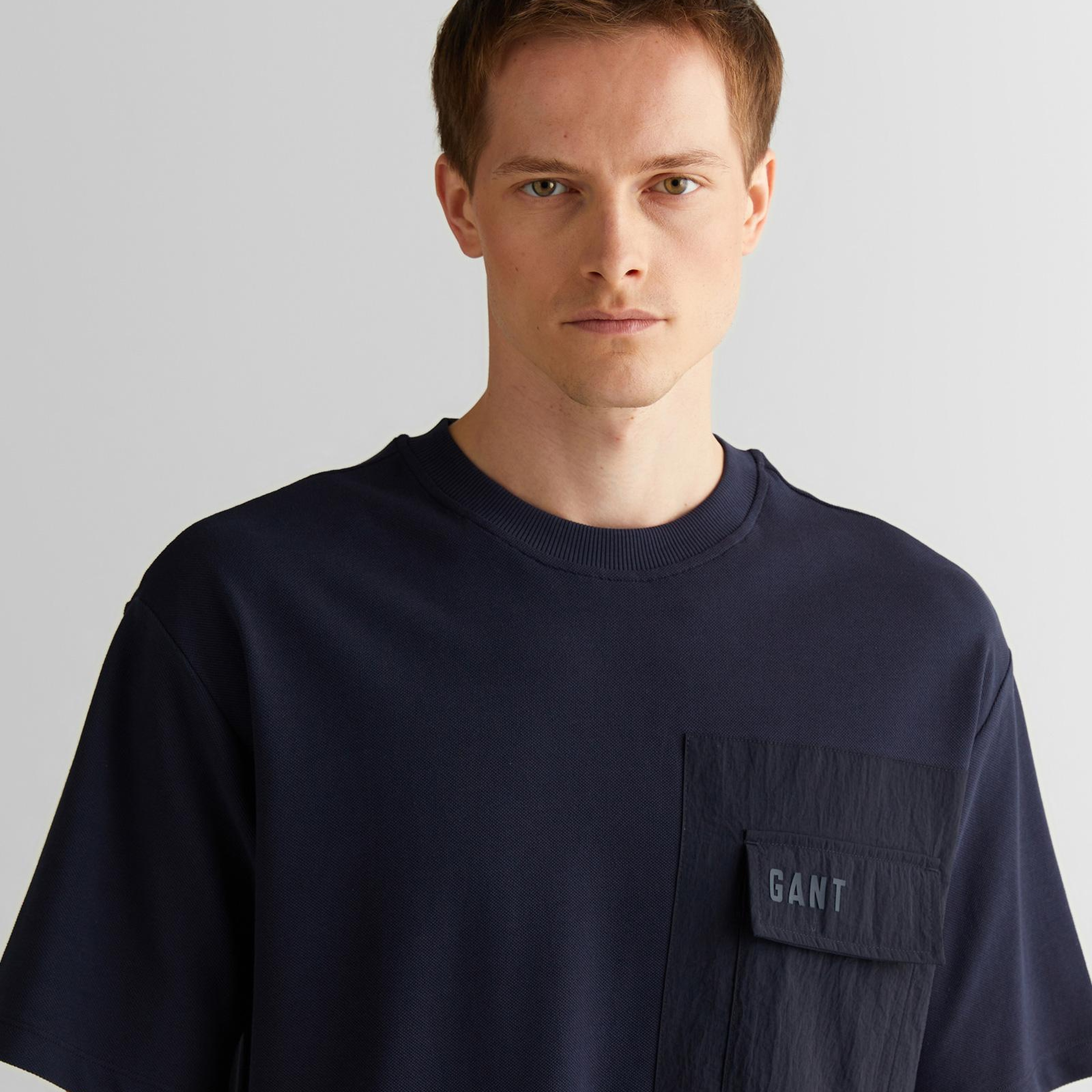 GANT Erkek Lacivert Relaxed Fit Bisiklet Yaka Logolu T-Shirt