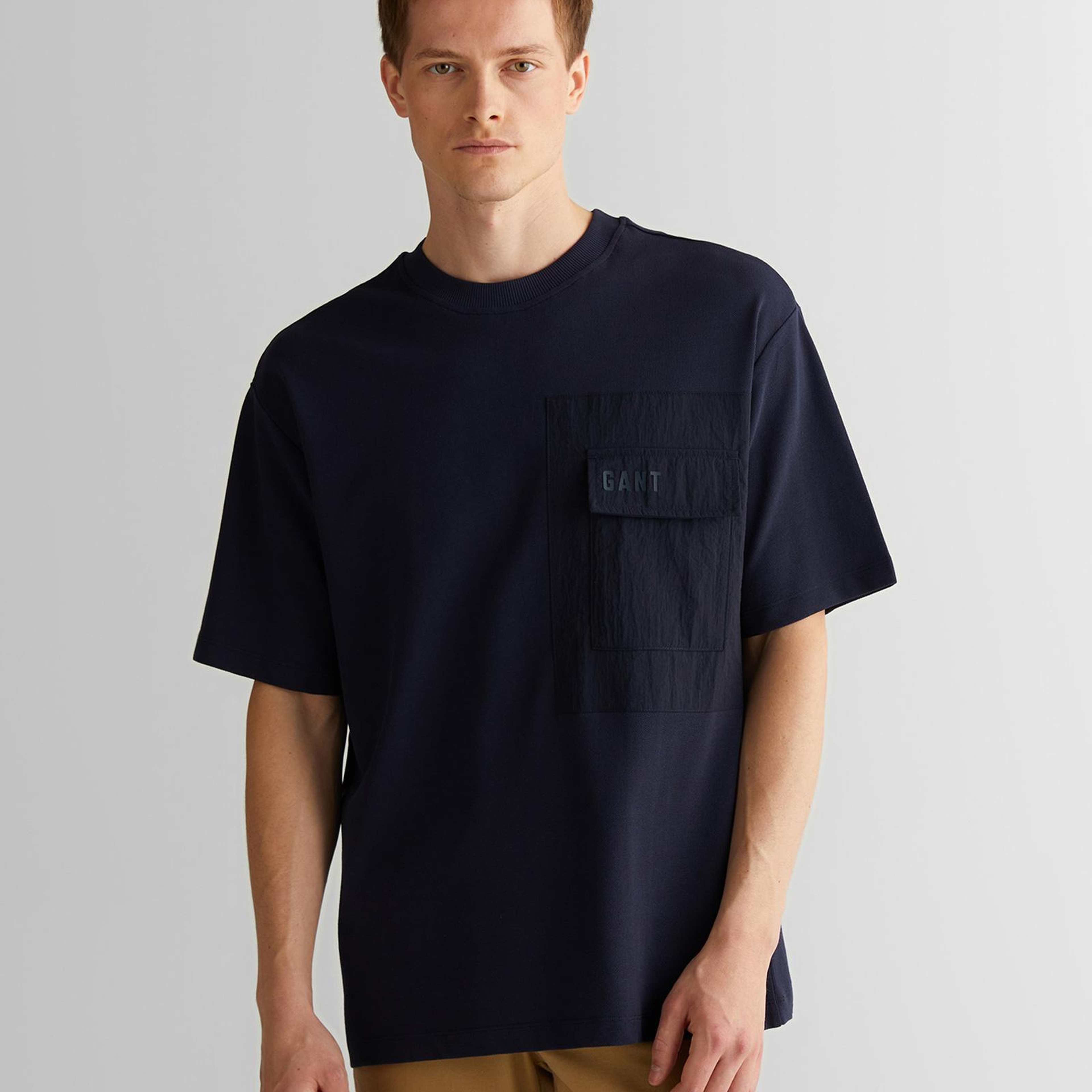 GANT Erkek Lacivert Relaxed Fit Bisiklet Yaka Logolu T-Shirt