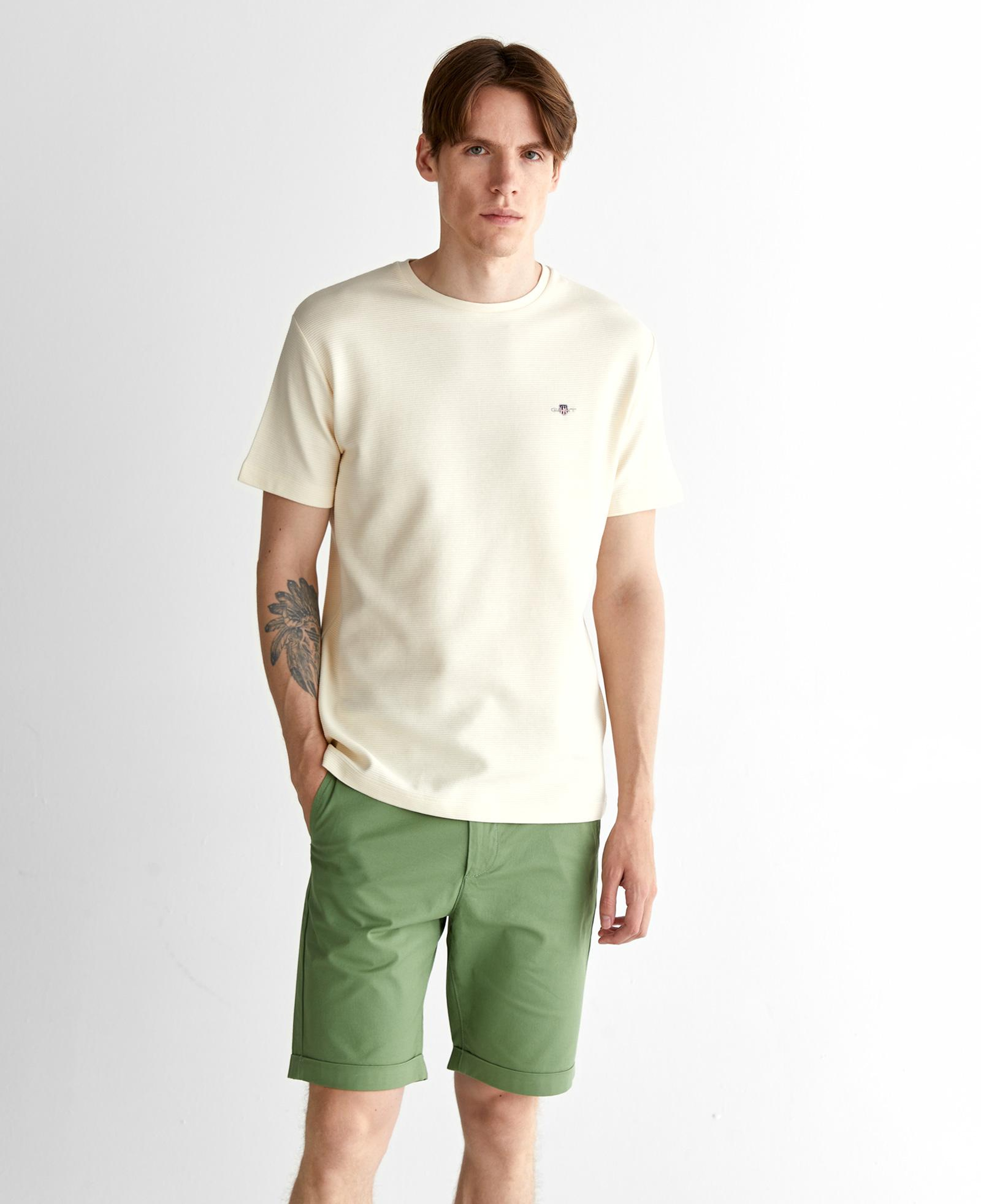 GANT Erkek Krem Bisiklet Yaka Regular Fit Logolu T-Shirt