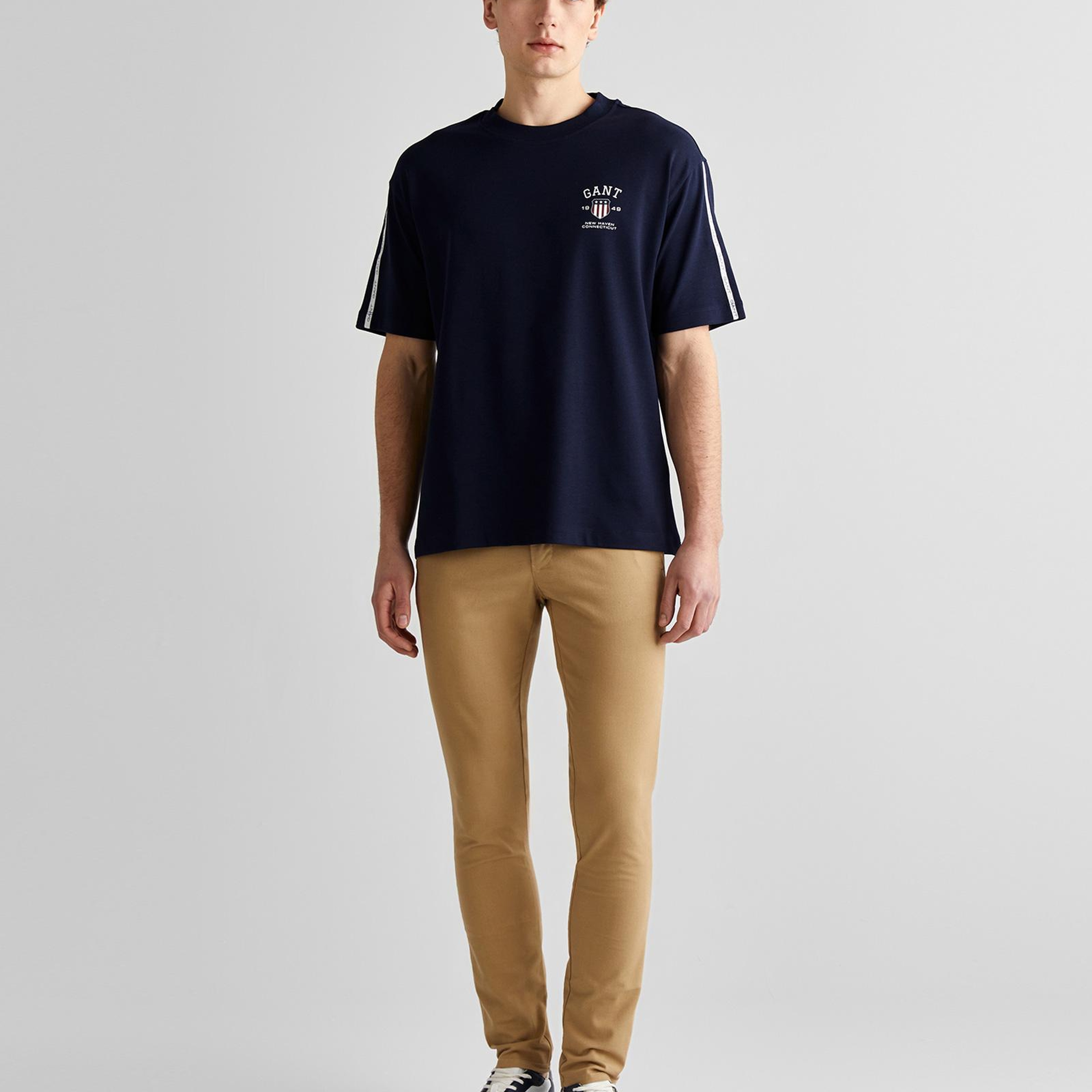 GANT Erkek Lacivert Relaxed Fit Bisiklet Yaka Logolu T-Shirt