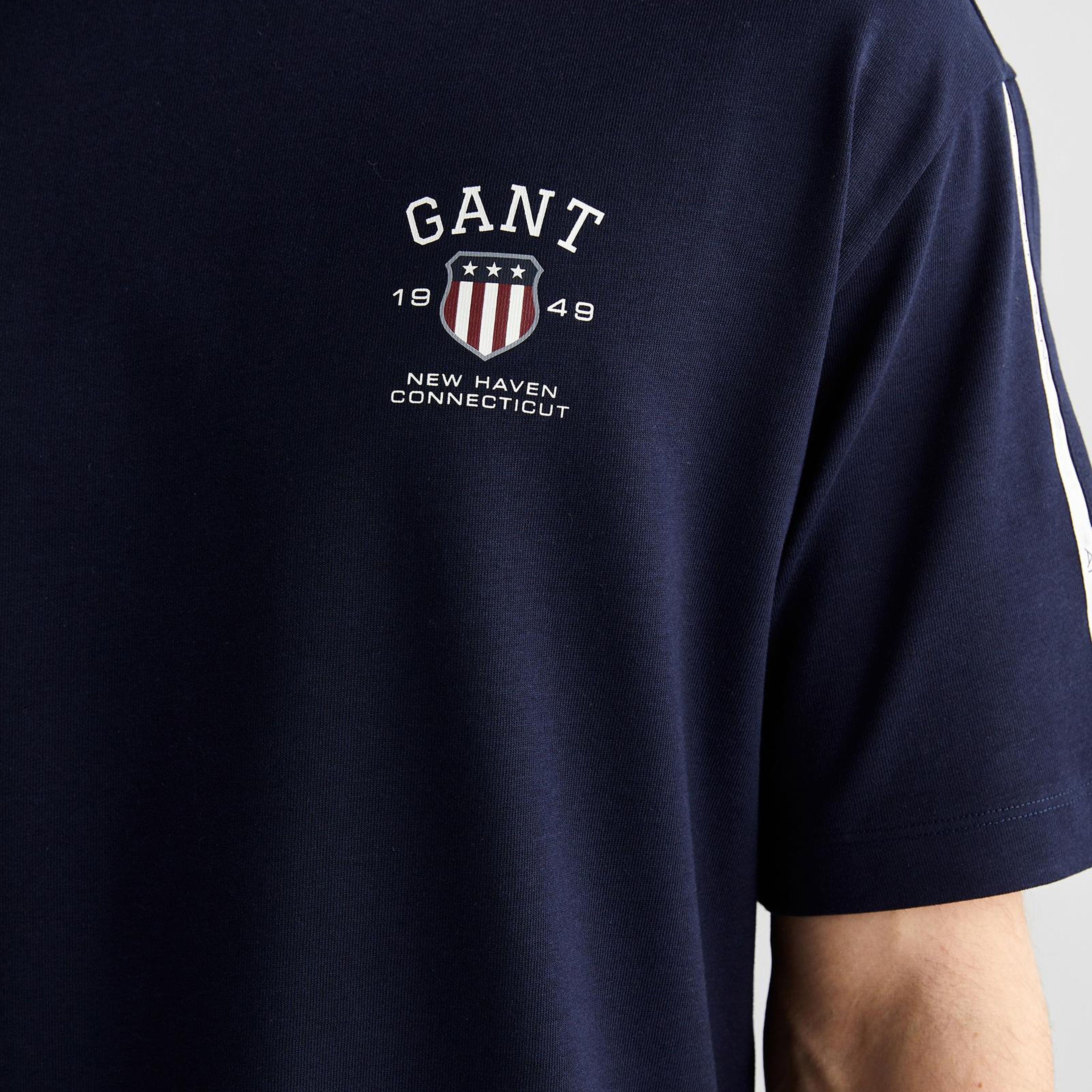 GANT Erkek Lacivert Relaxed Fit Bisiklet Yaka Logolu T-Shirt