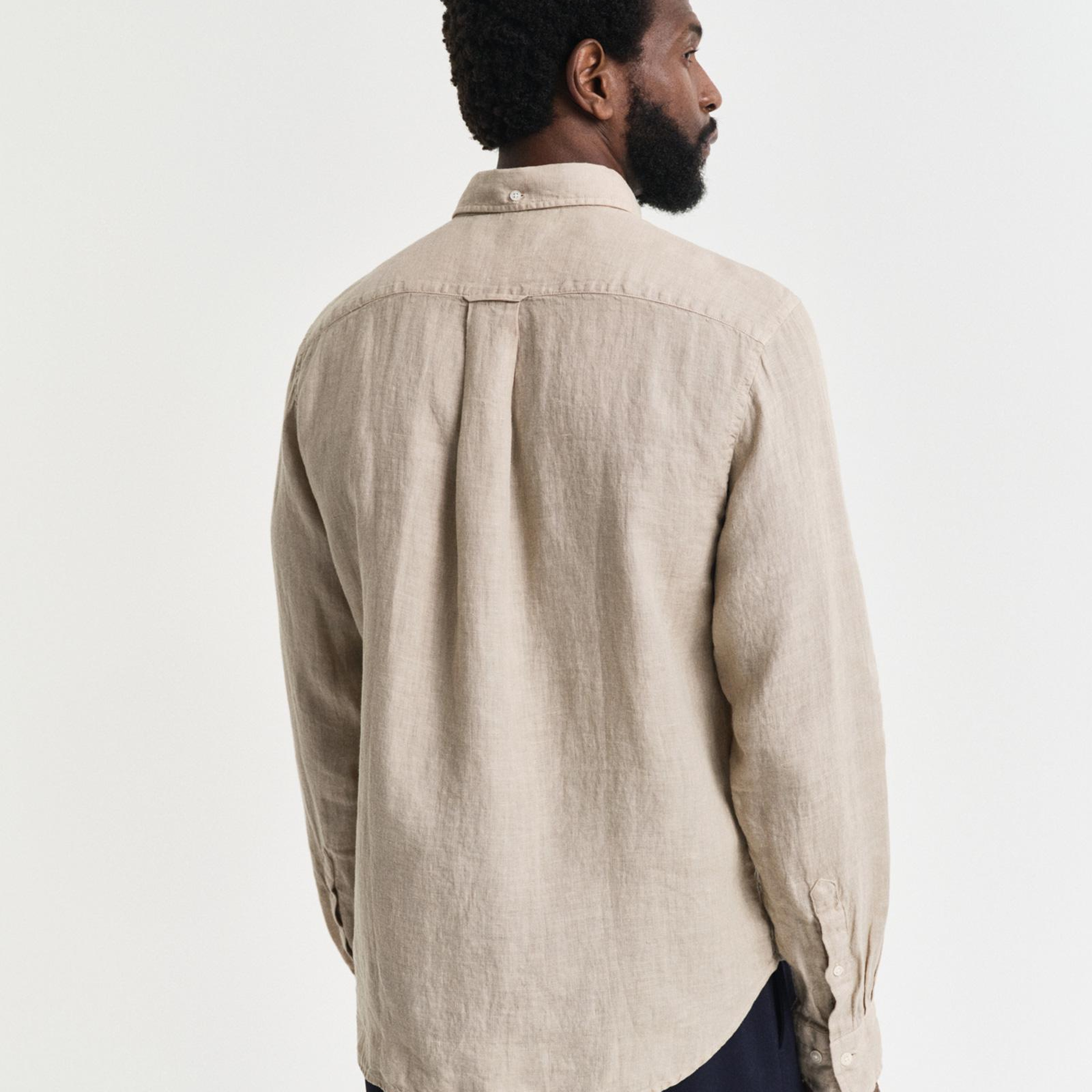 Gant Erkek Bej Regular Fit Düğmeli Yaka Keten Gömlek